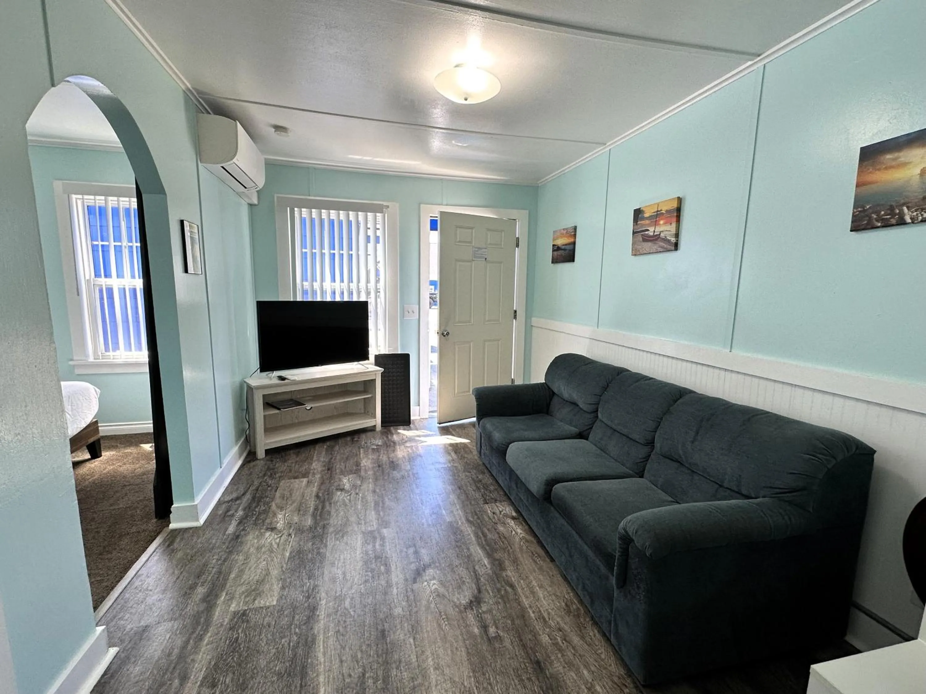 Living room in The Anchorage Motel