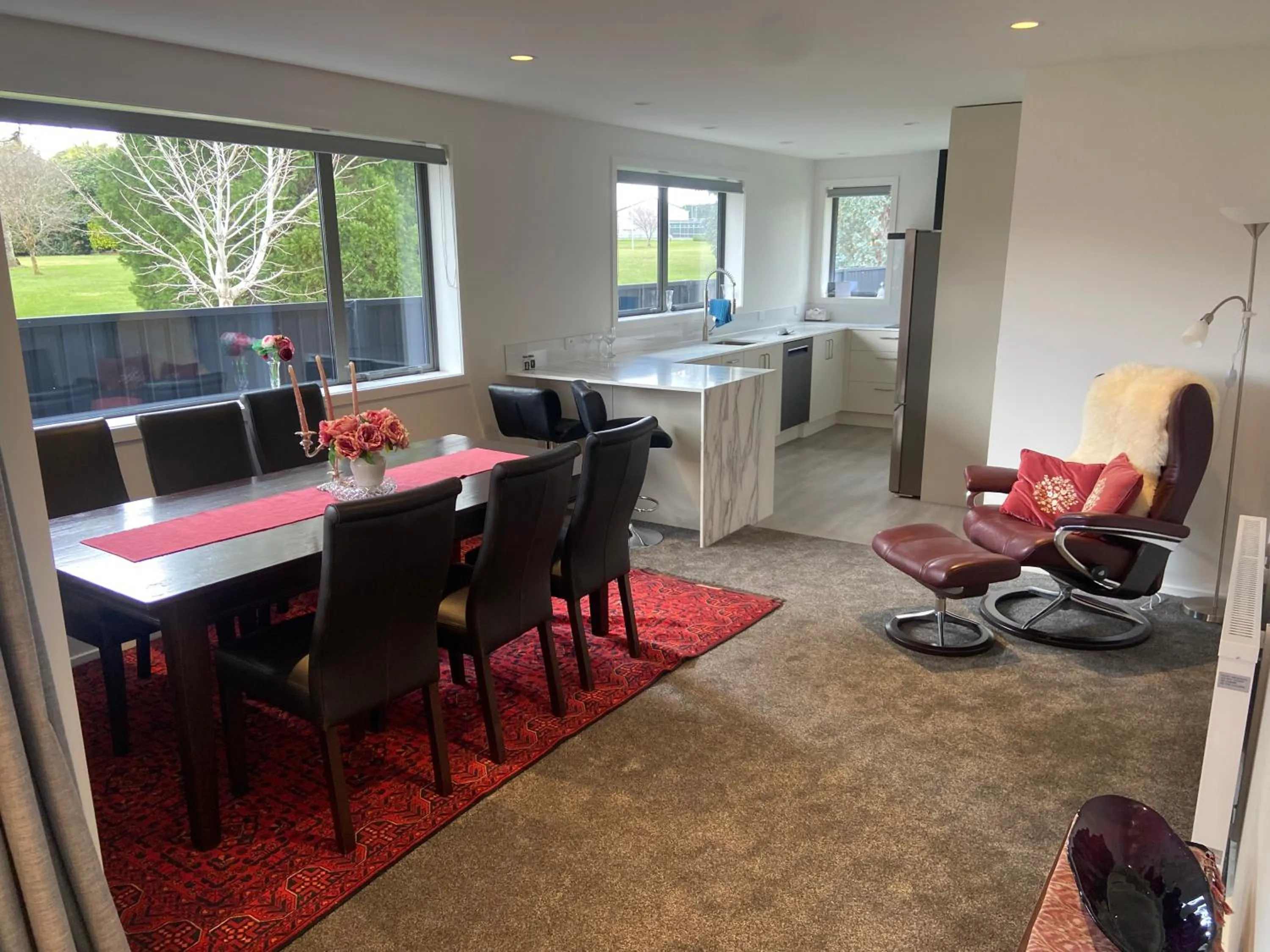 Kitchen or kitchenette in Red Tussock Motel