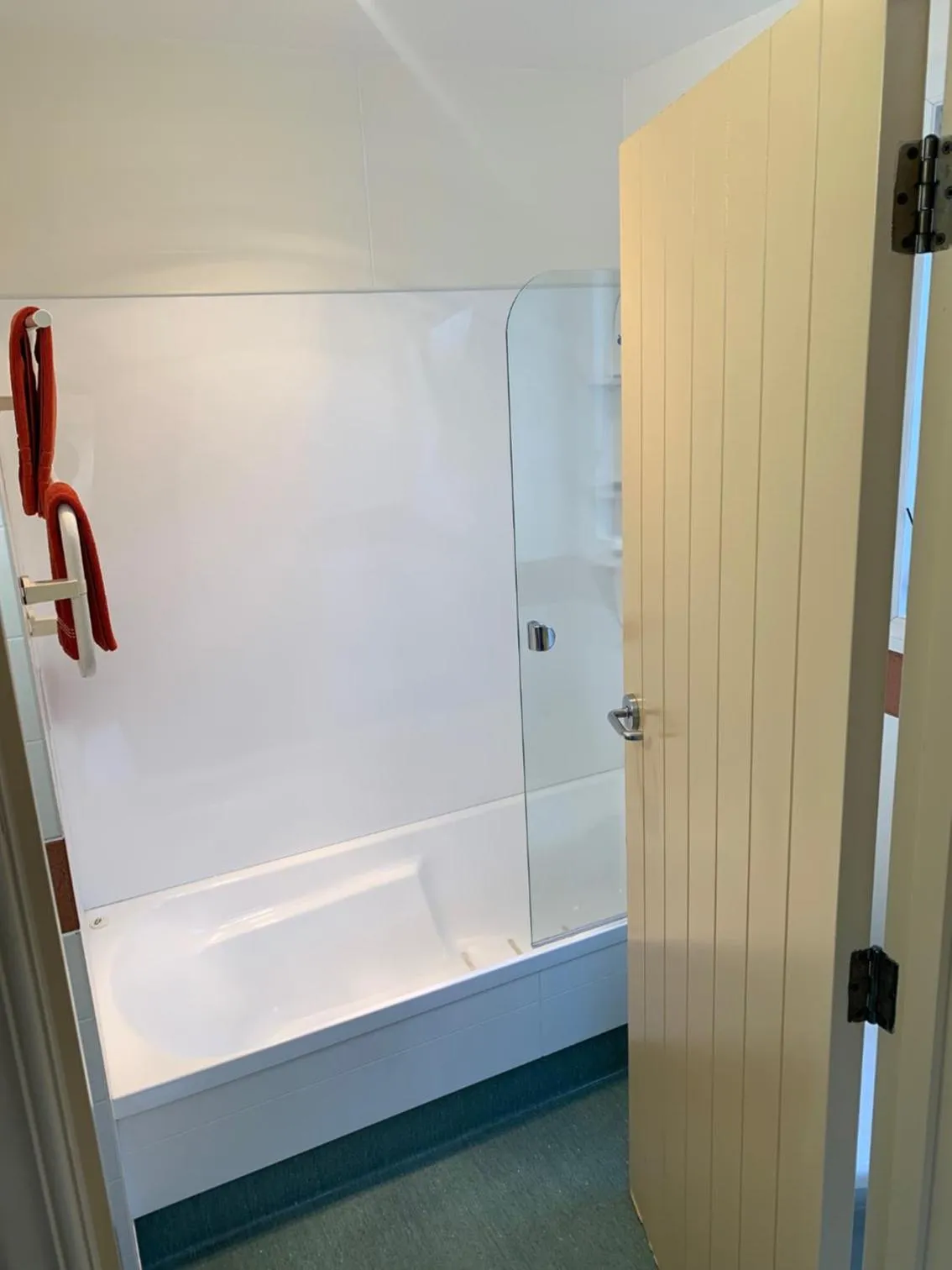 Bathroom in Red Tussock Motel