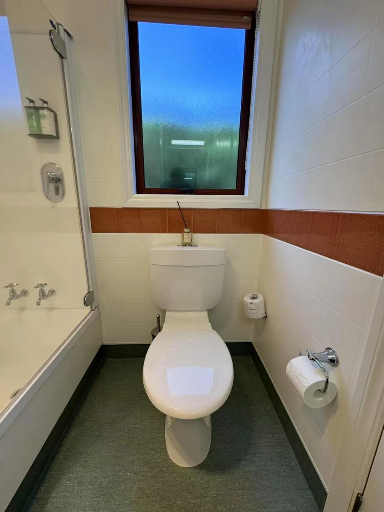 Toilet in Red Tussock Motel