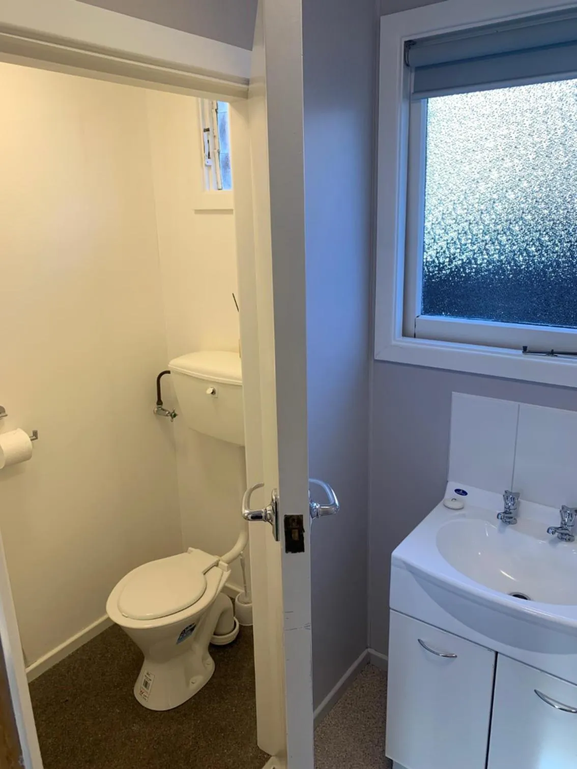 Toilet in Red Tussock Motel