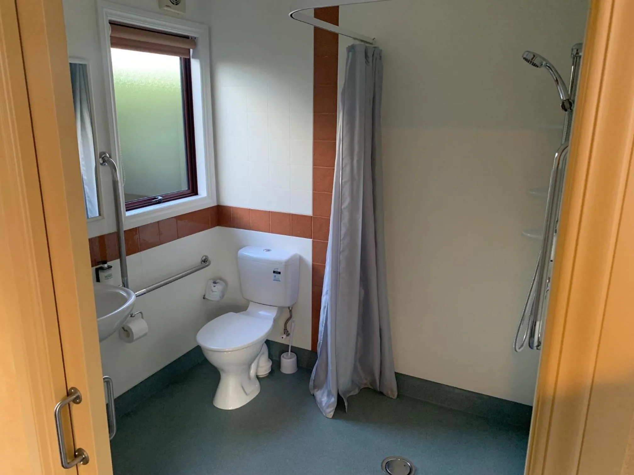 Toilet in Red Tussock Motel