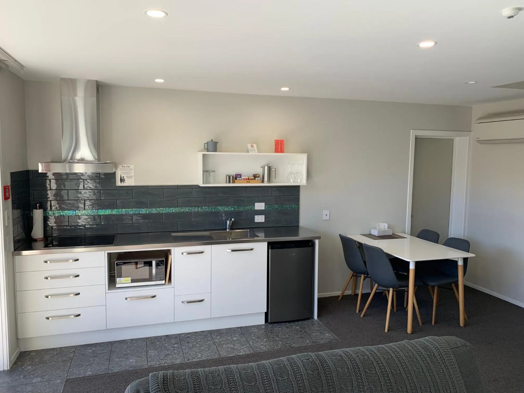 Kitchen or kitchenette in Red Tussock Motel