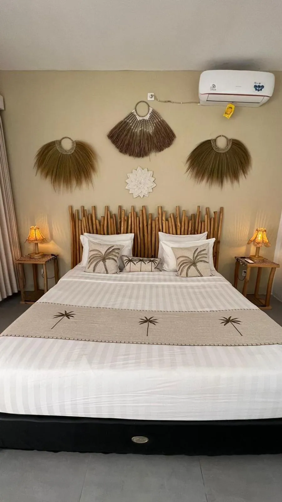 Decorative detail, Bed in Living Trawangan Hotel