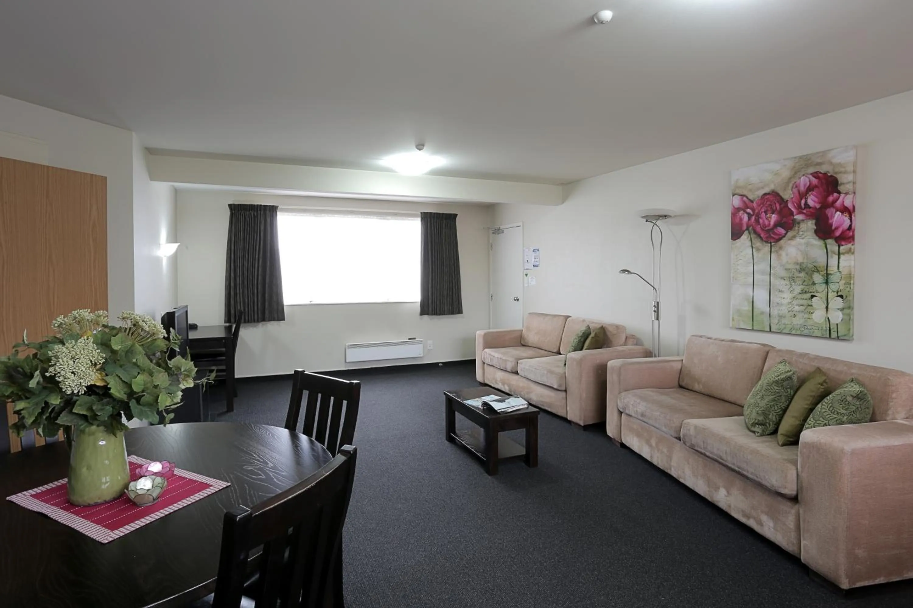 Photo of the whole room in Homestead Villa Motel