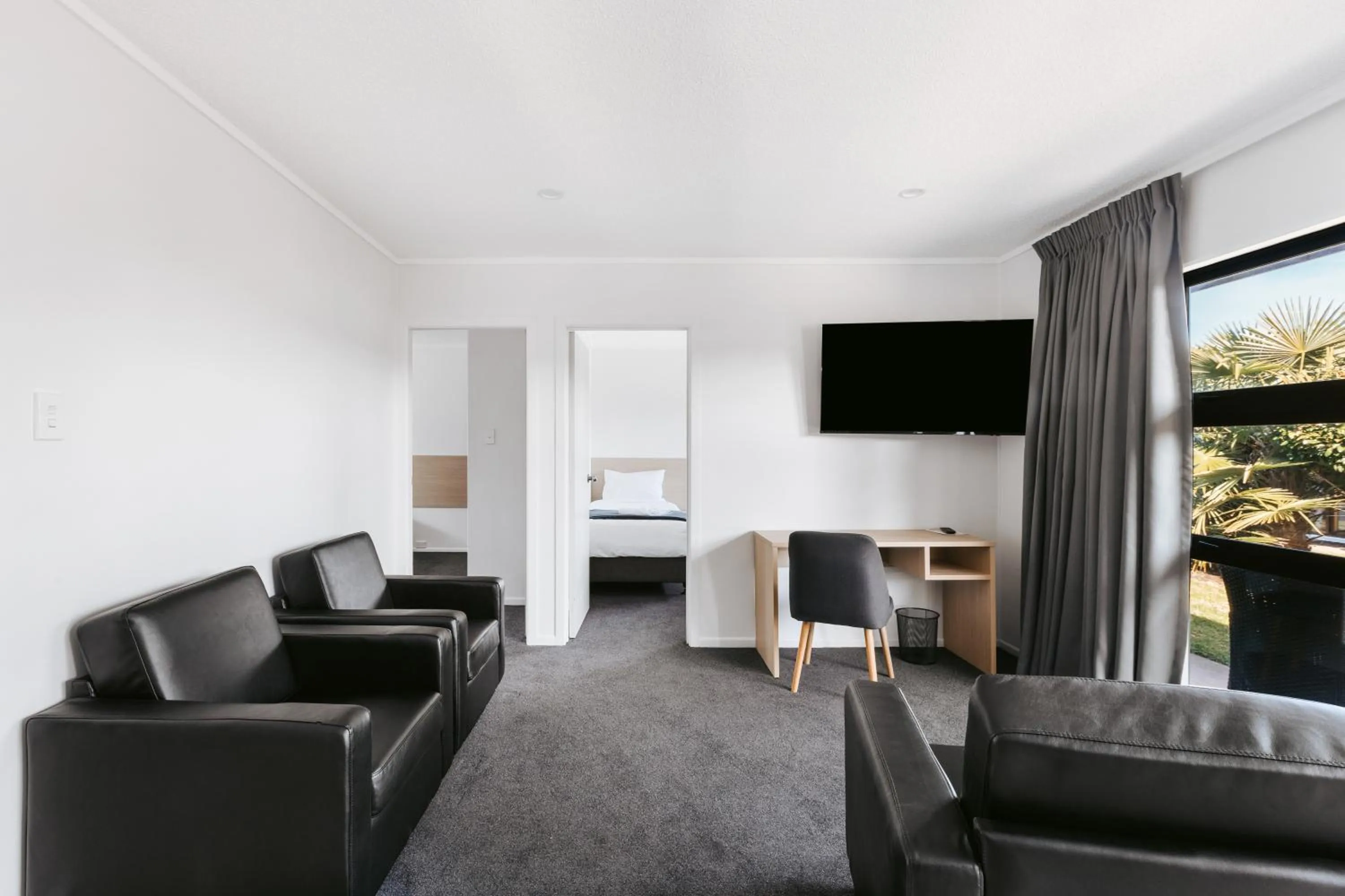 Cobblestone Court Motel - Wenzel Motels