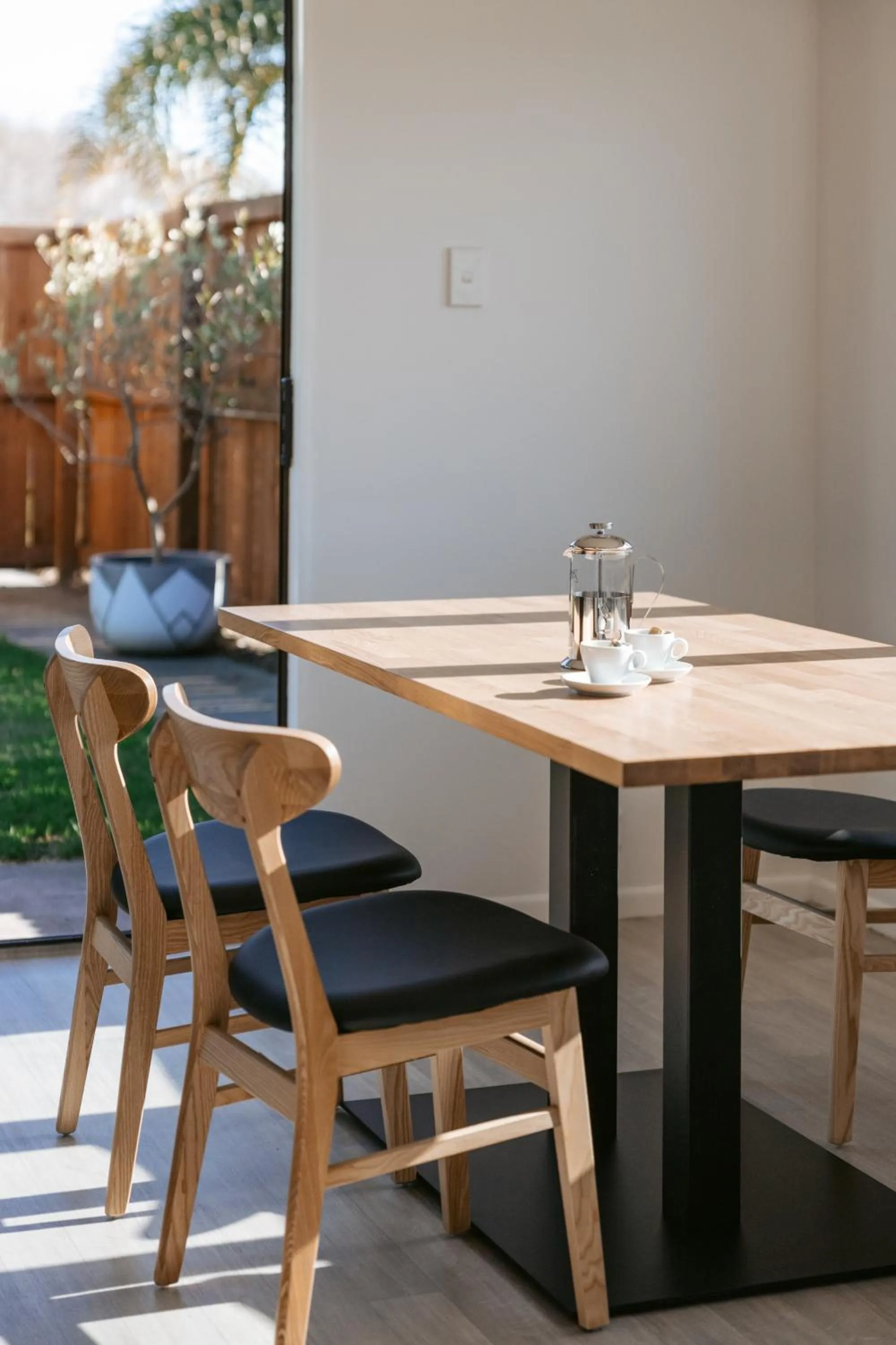 Cobblestone Court Motel - Wenzel Motels