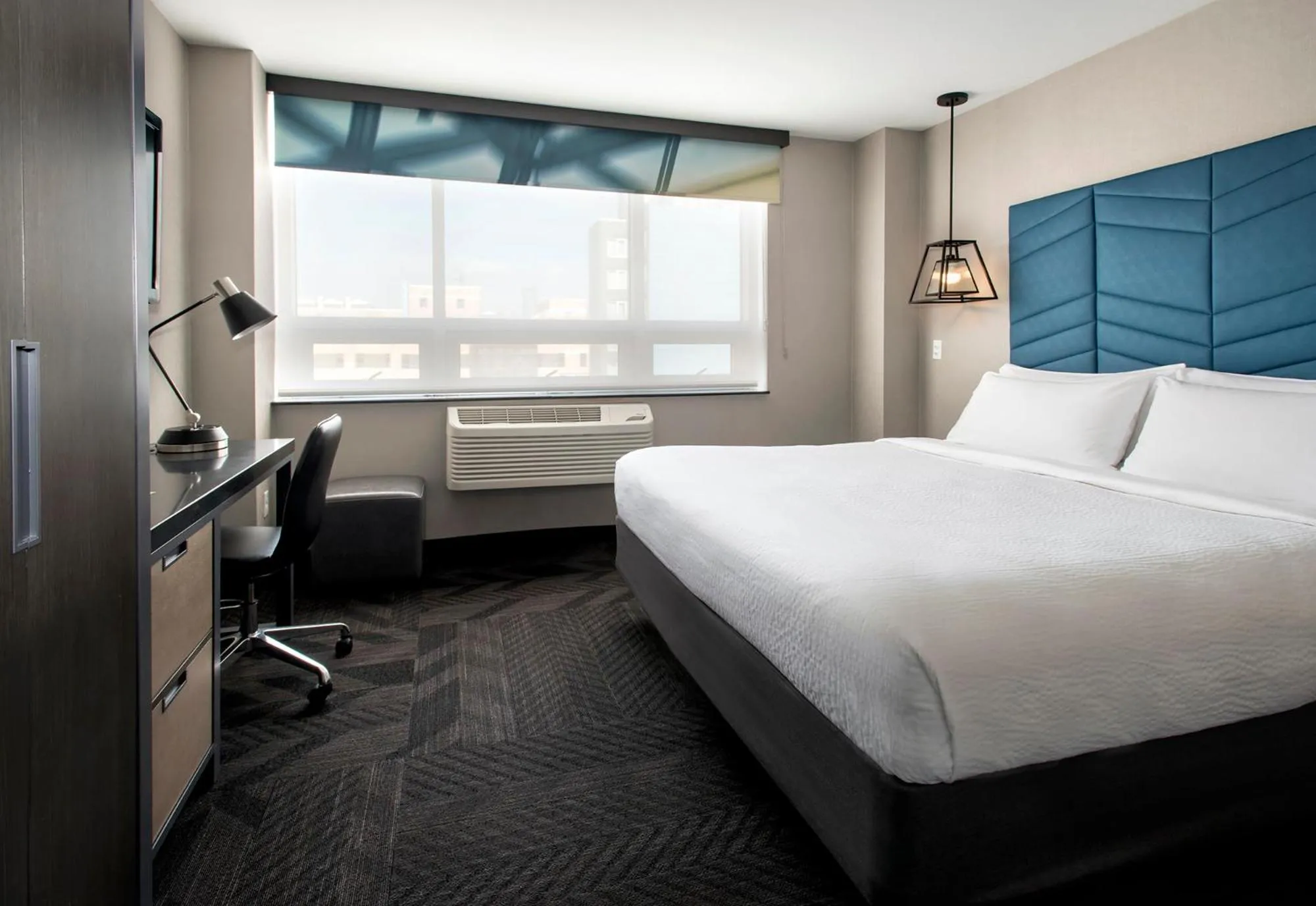 TV and multimedia, Bed in Four Points by Sheraton Manhattan SoHo Village