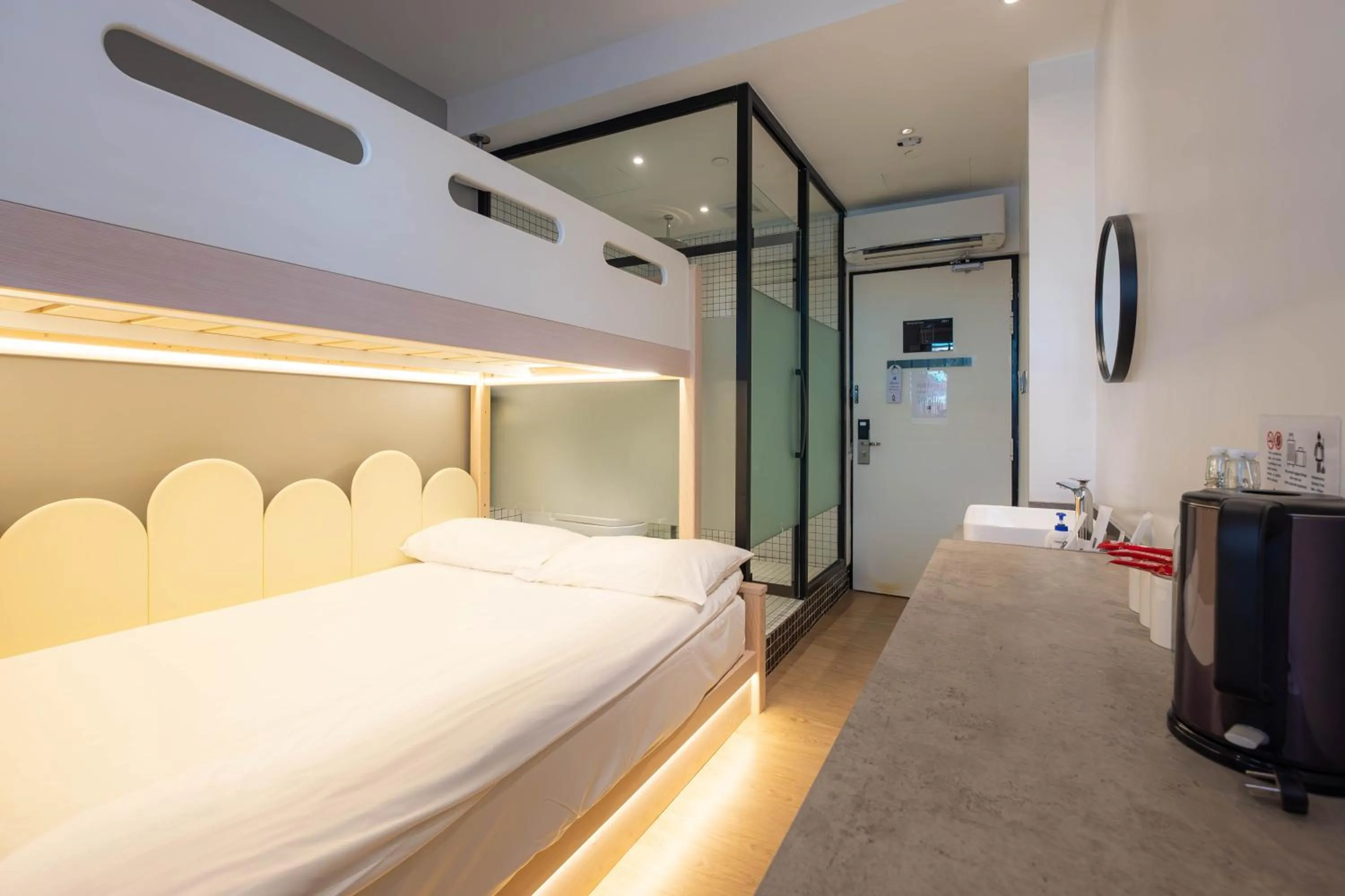 Bed in Rest Chinatown Hotel