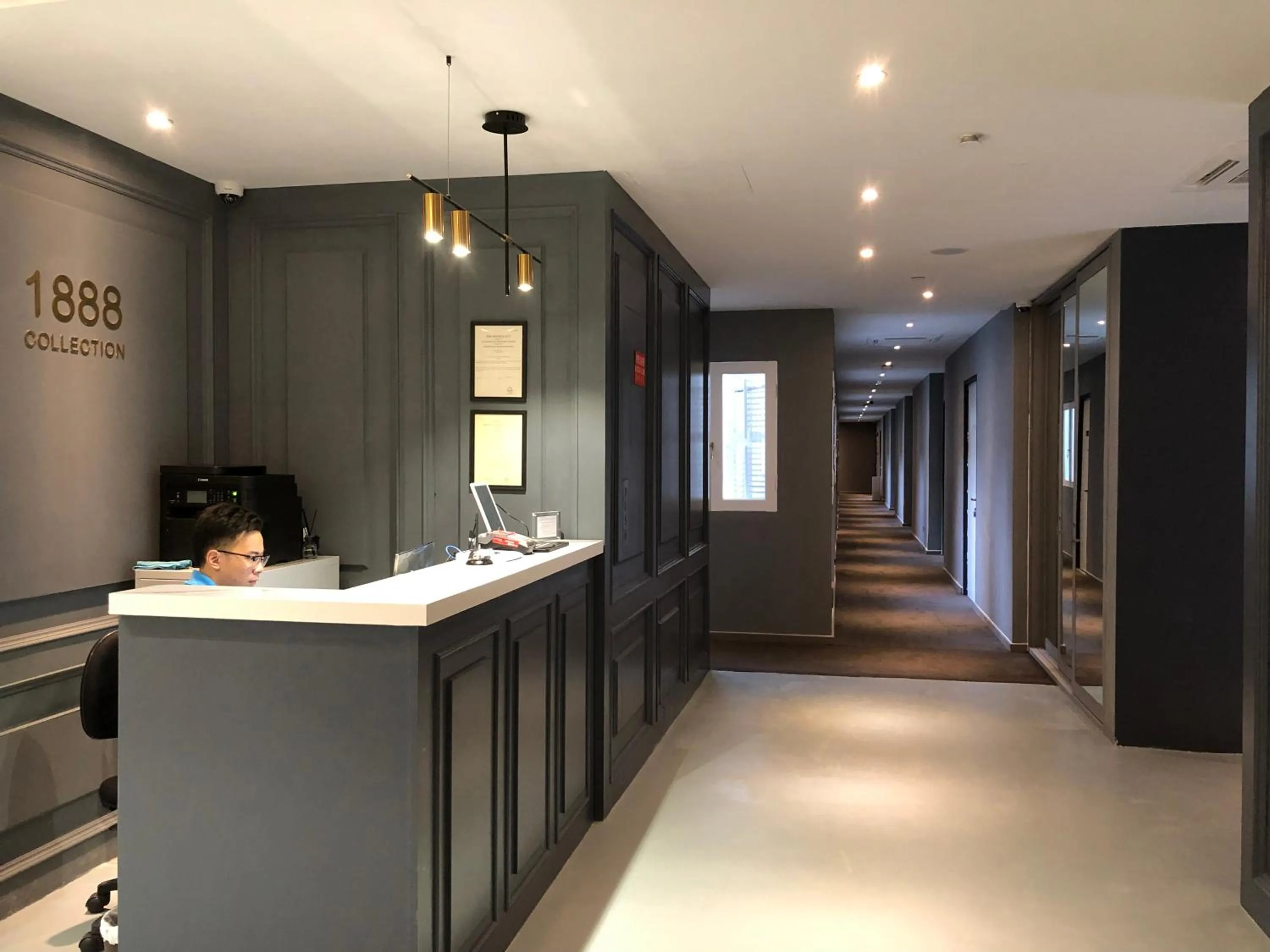 Lobby or reception in Rest Chinatown Hotel