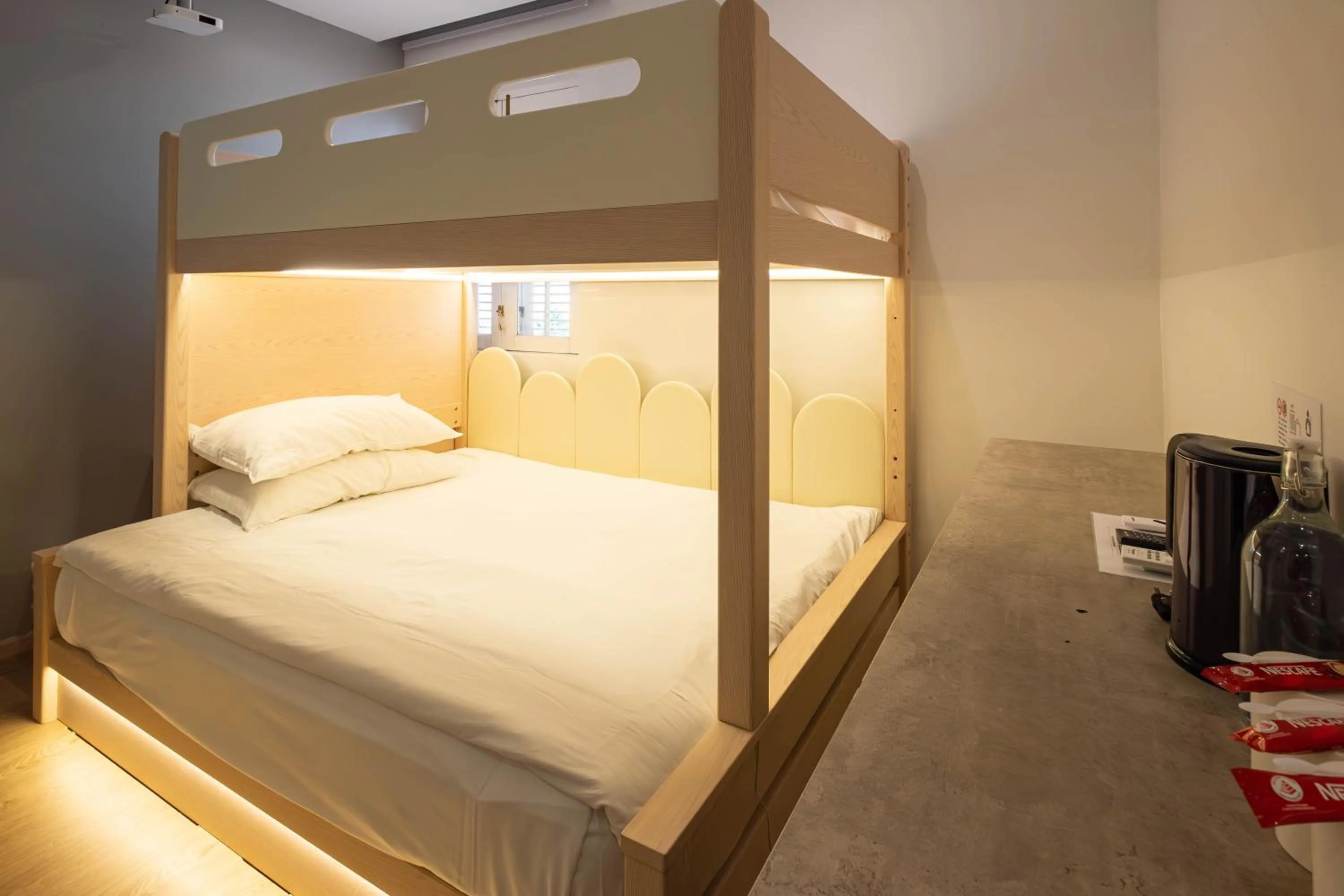 Bed in Rest Chinatown Hotel