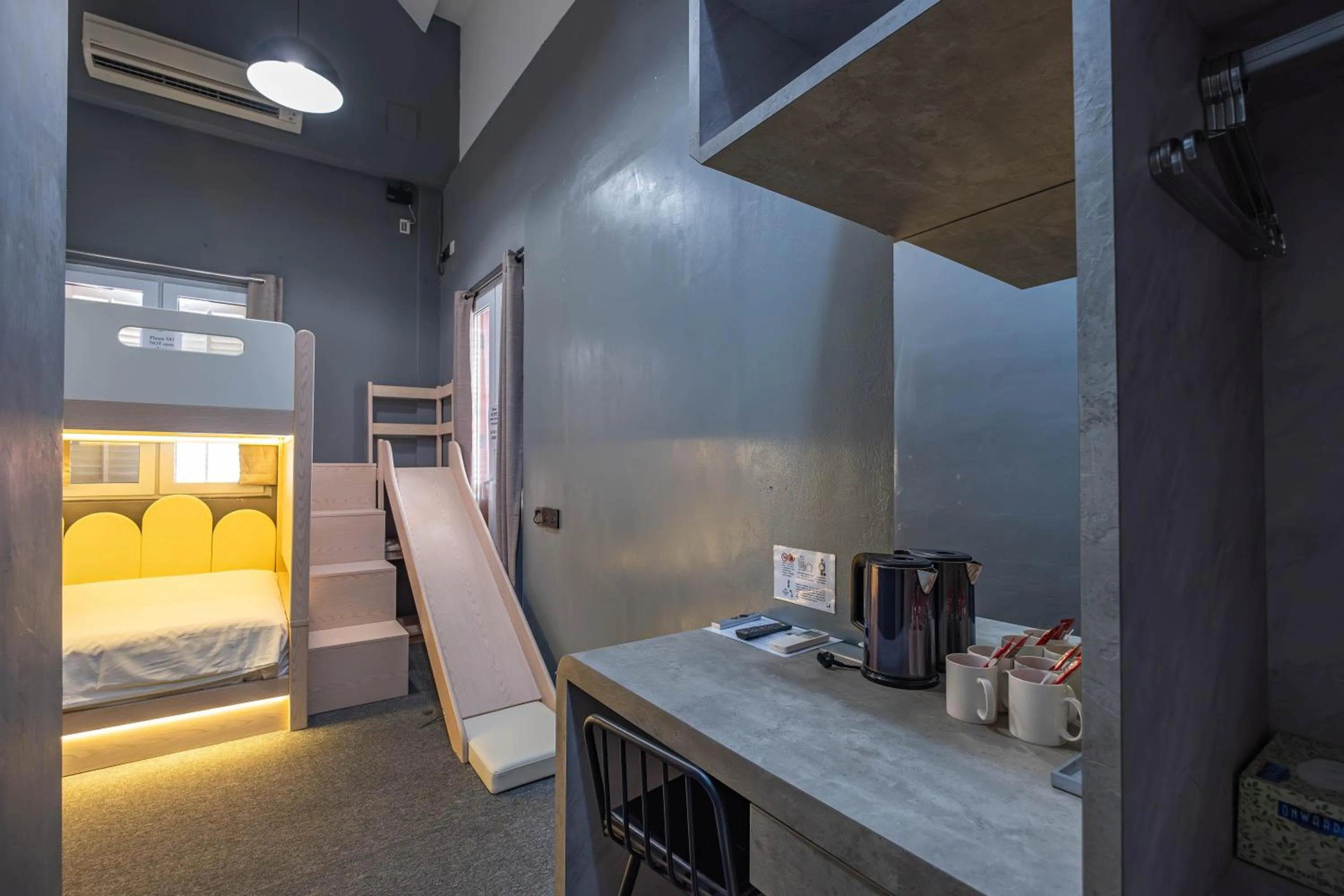 Bed in Rest Chinatown Hotel