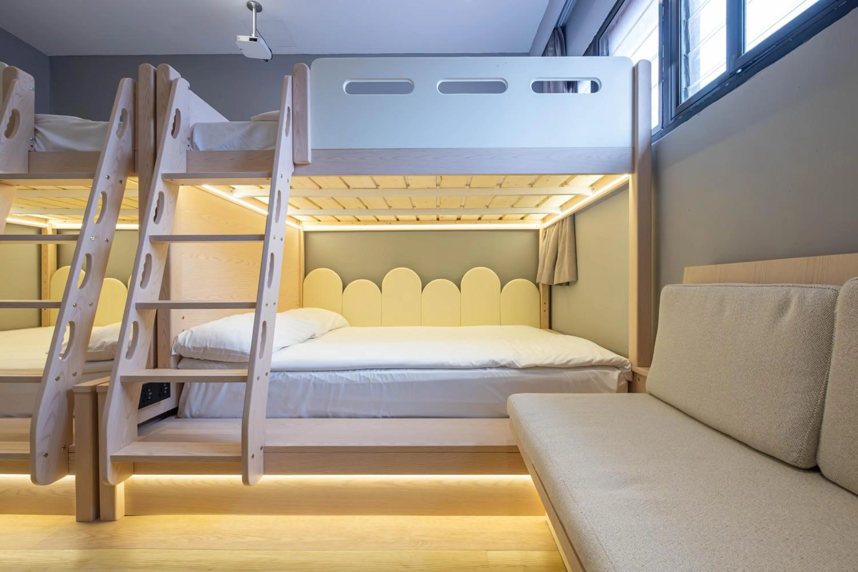 Bed in Rest Chinatown Hotel