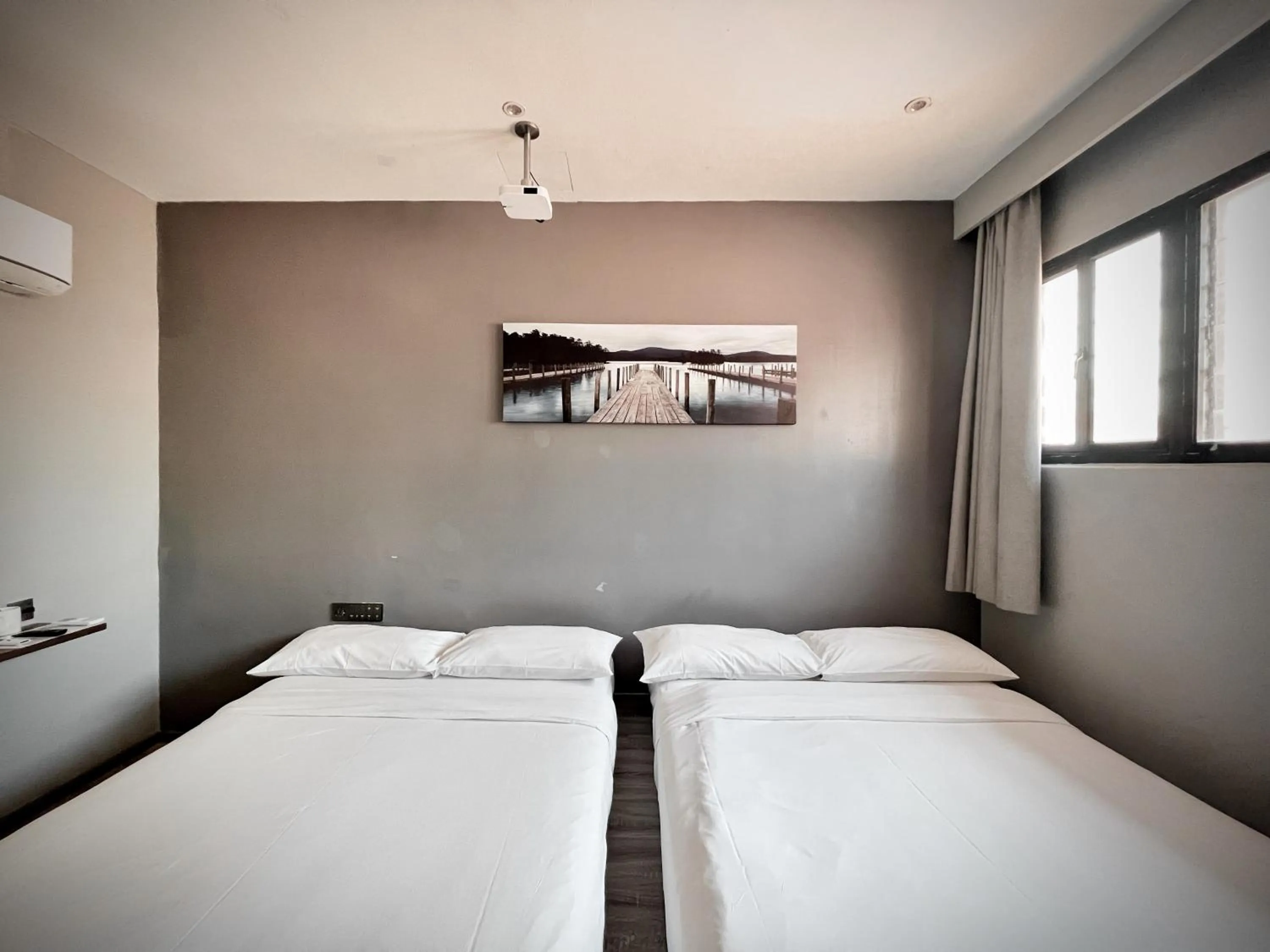 Bed in Hotel 1888 Collection