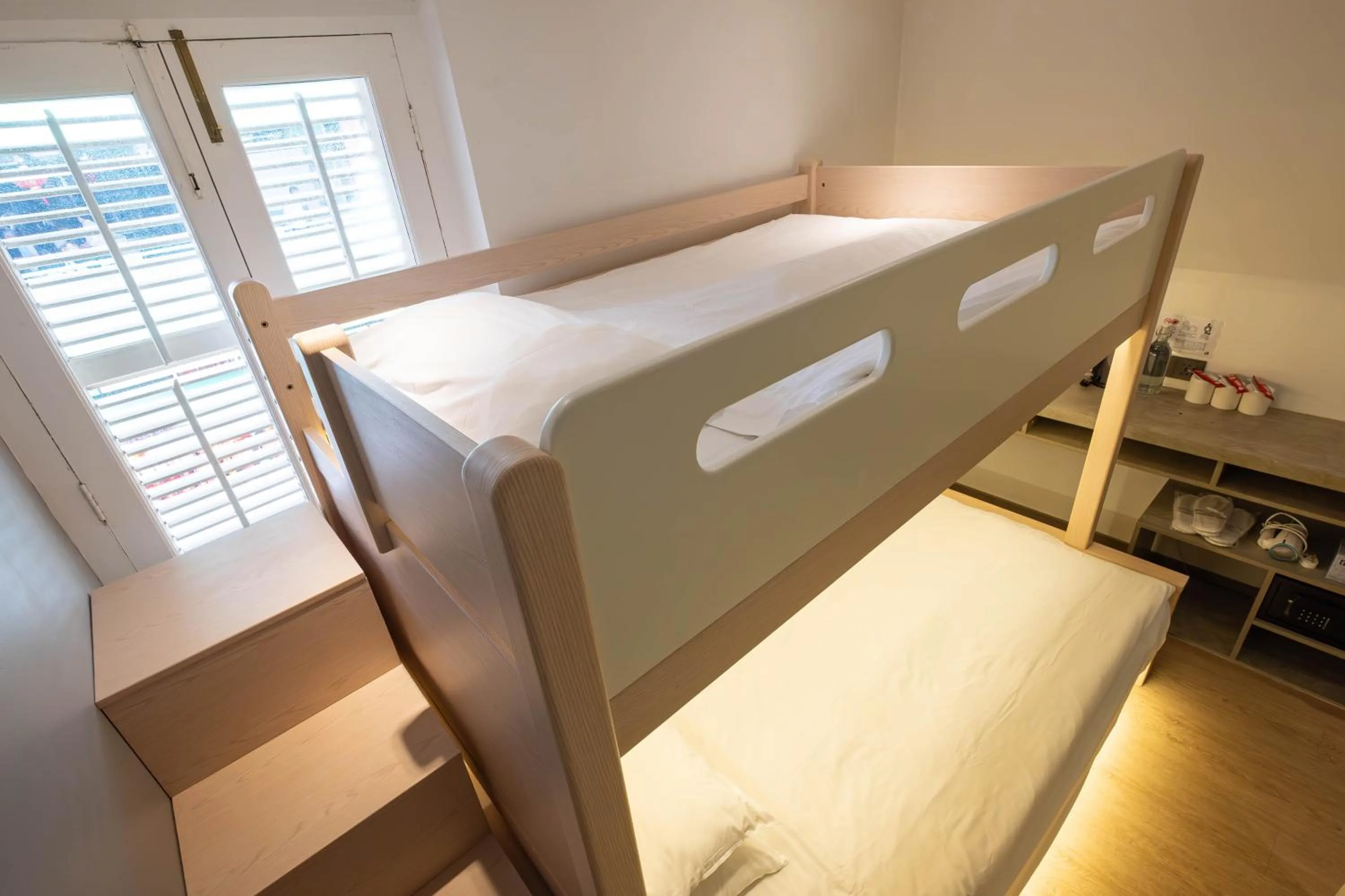 Bed in Rest Chinatown Hotel