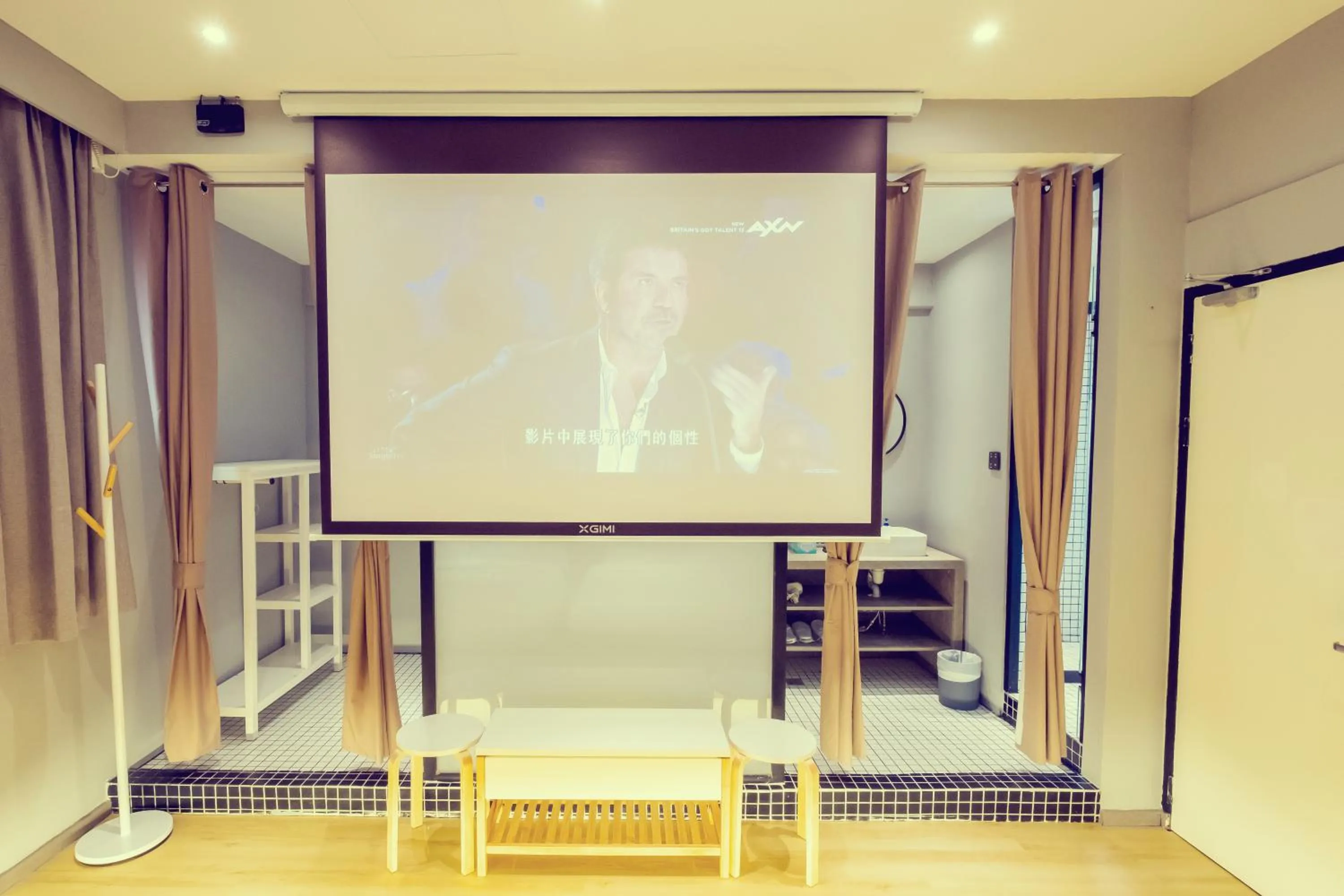 TV and multimedia in Hotel 1888 Collection