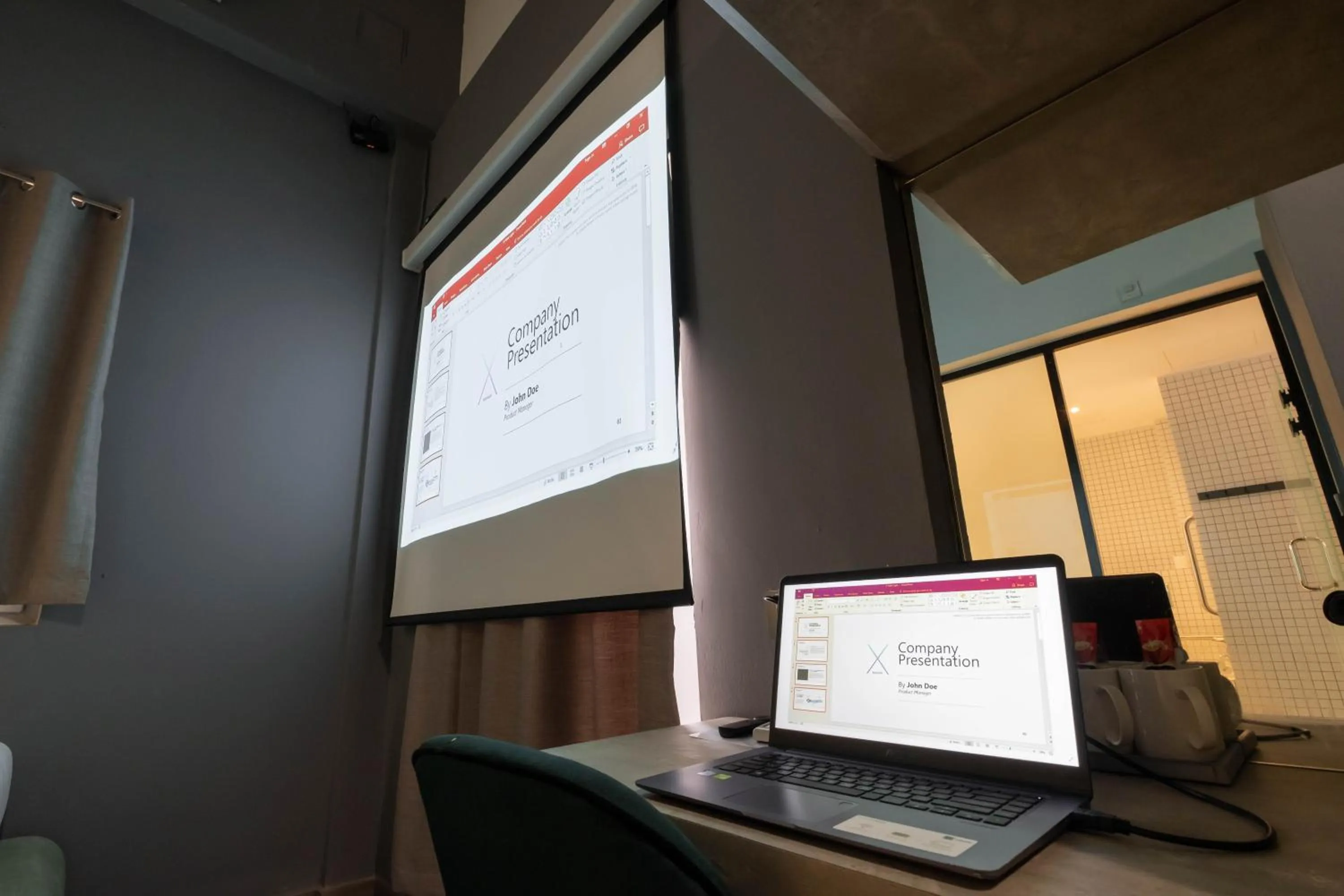 TV and multimedia in Rest Chinatown Hotel