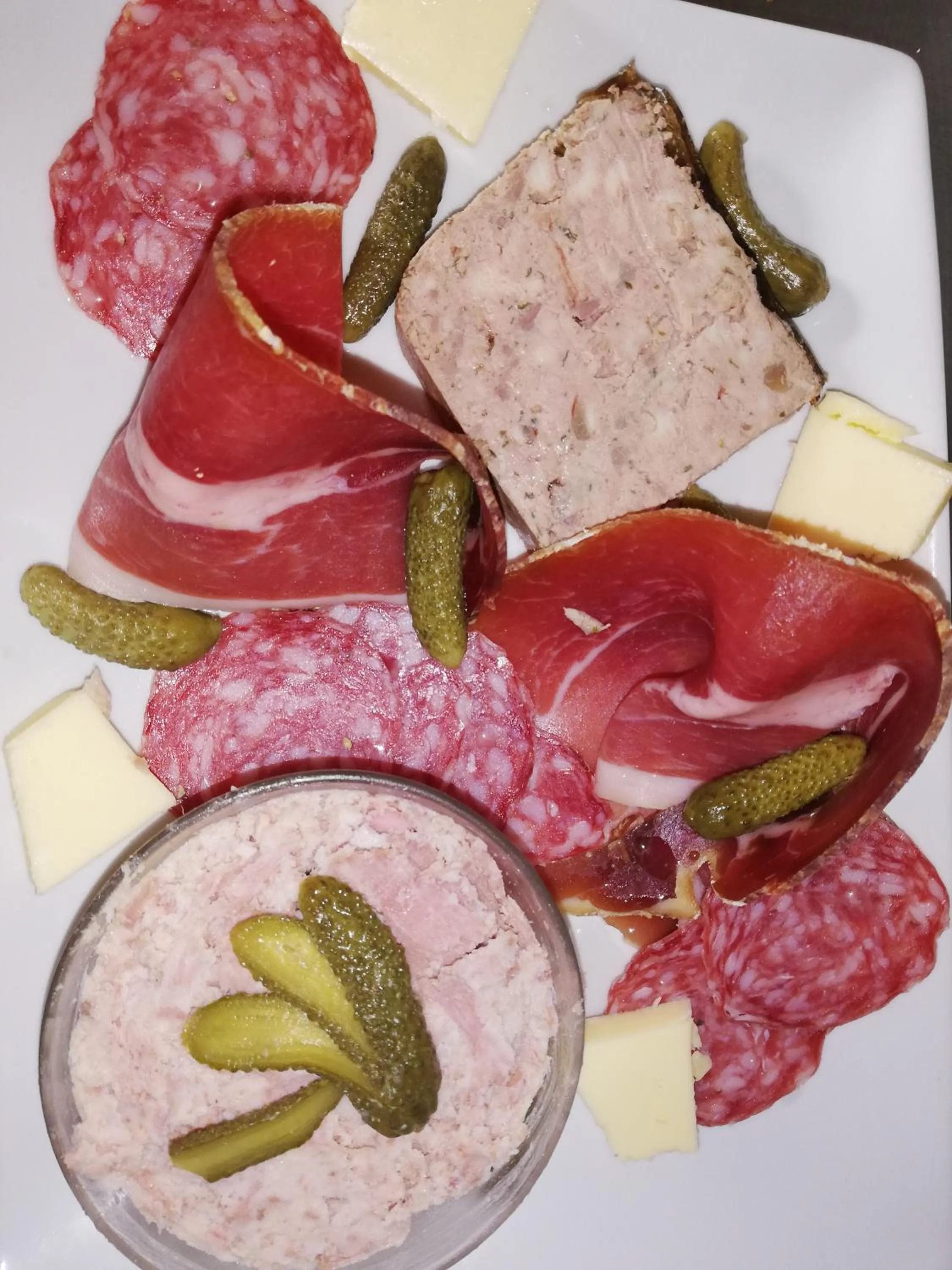 Restaurant/places to eat in Le Terminus