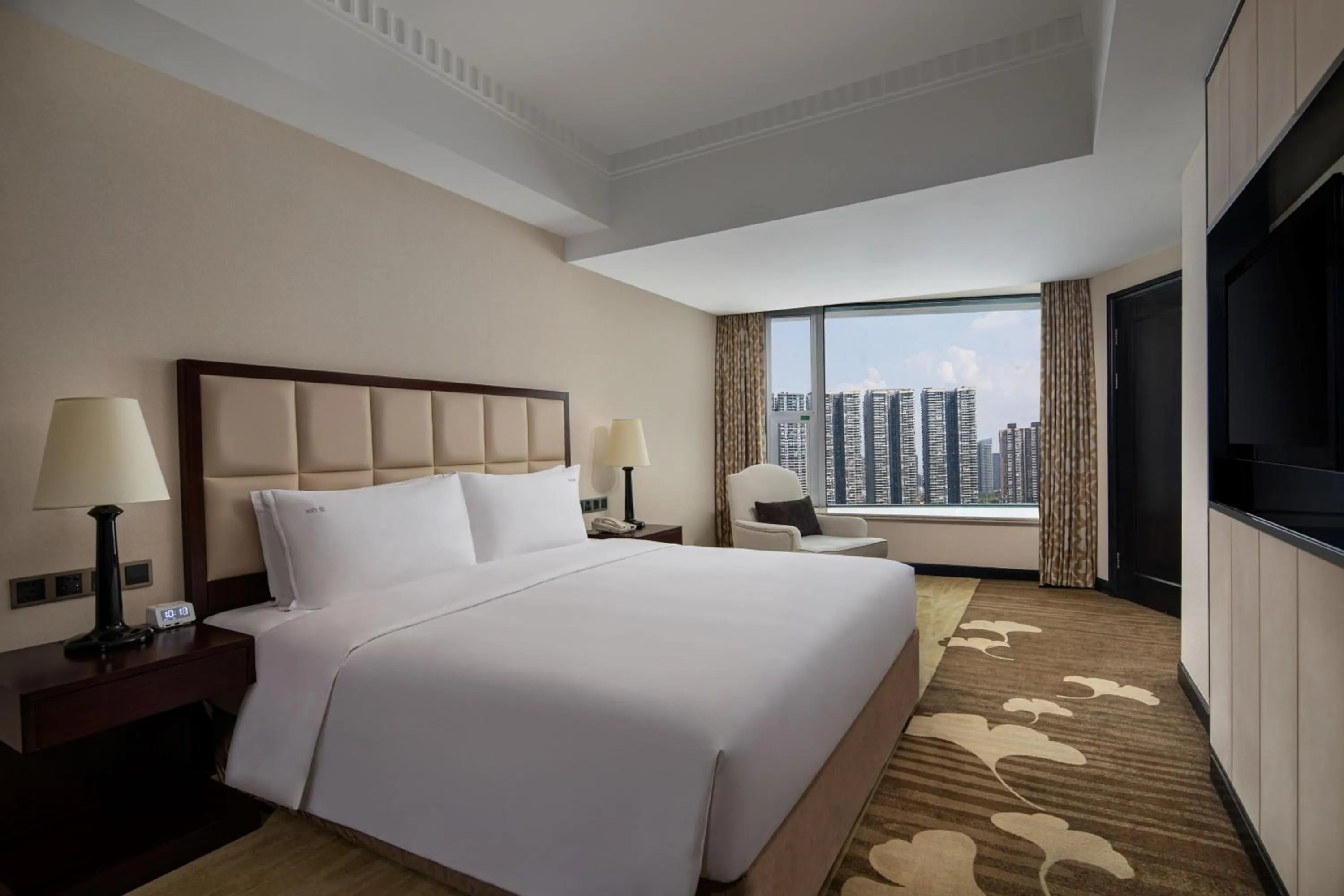 Bedroom, Bed in Holiday Inn Chengdu Century City-WestTower