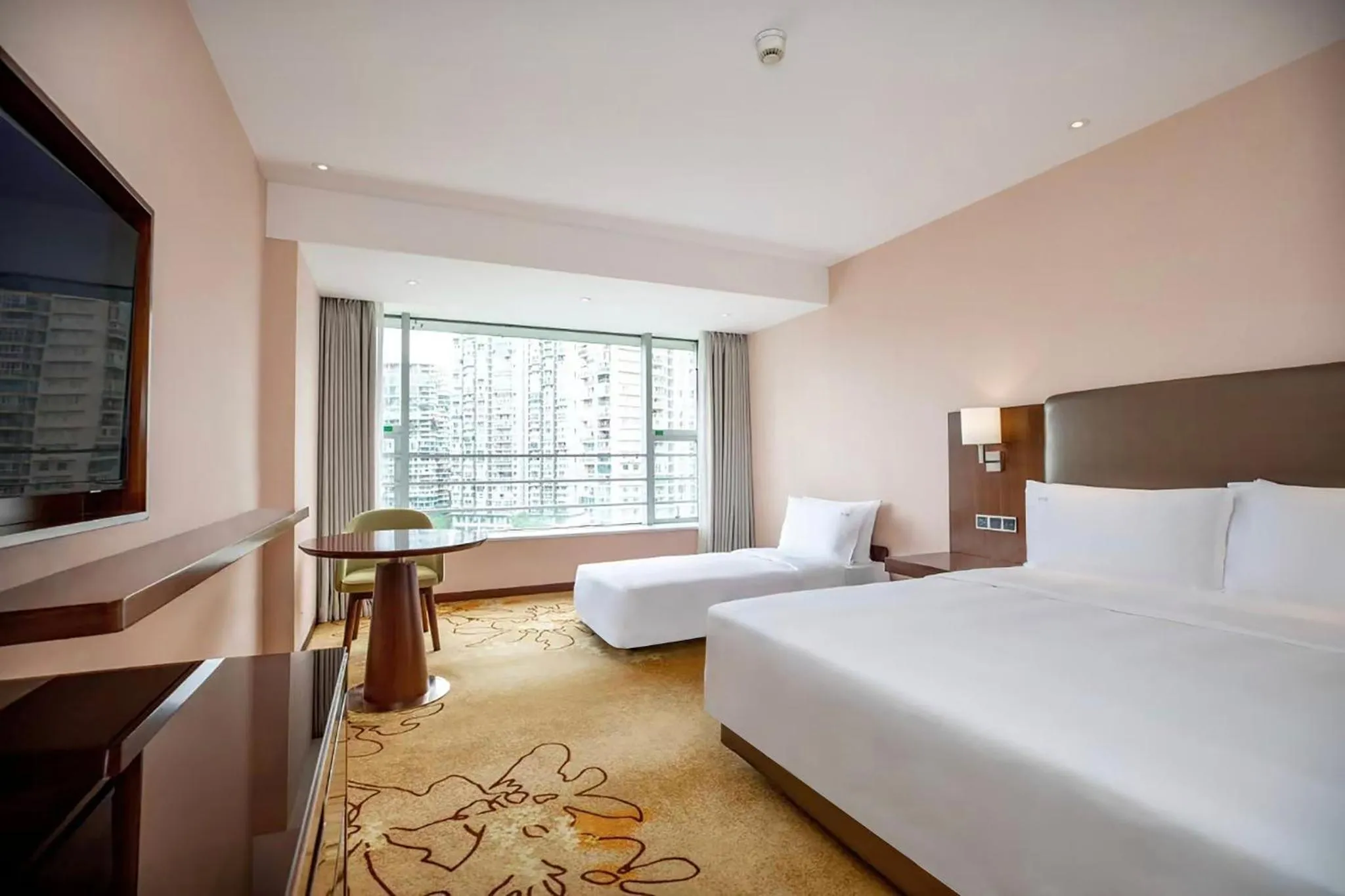 Photo of the whole room, Bed in Holiday Inn Chengdu Century City-WestTower