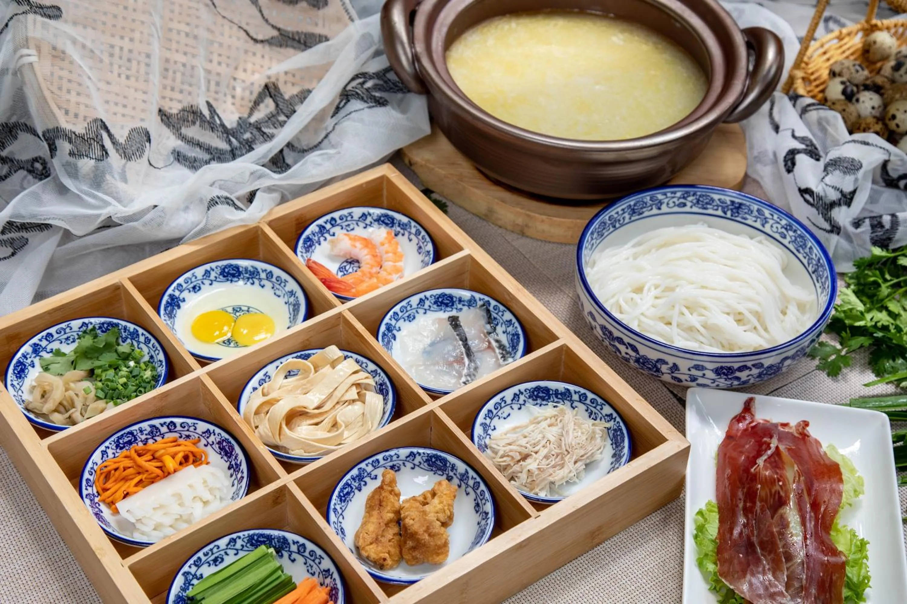 Restaurant/places to eat in Holiday Inn Chengdu Century City-WestTower