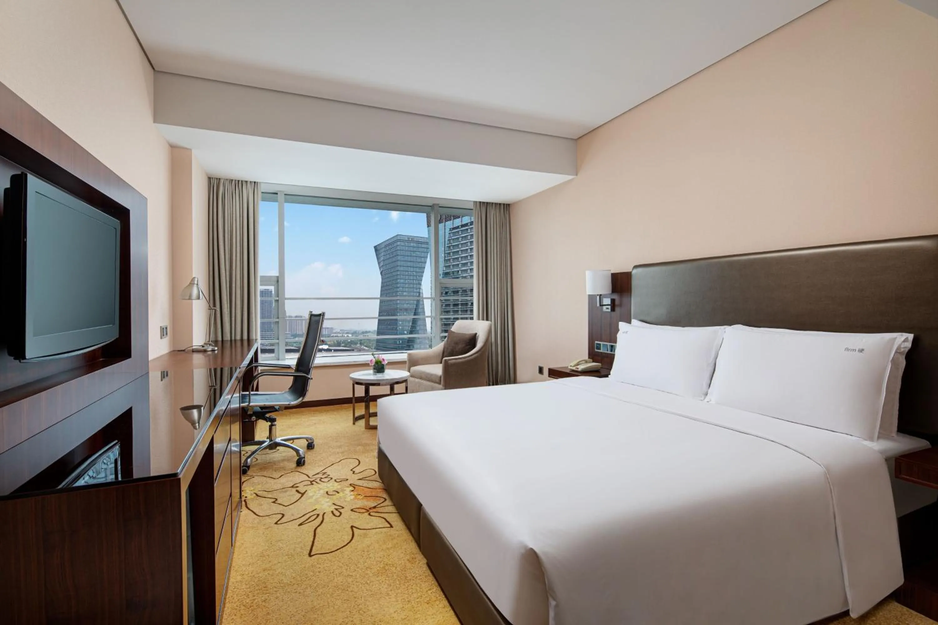 Photo of the whole room, Bed in Holiday Inn Chengdu Century City-WestTower