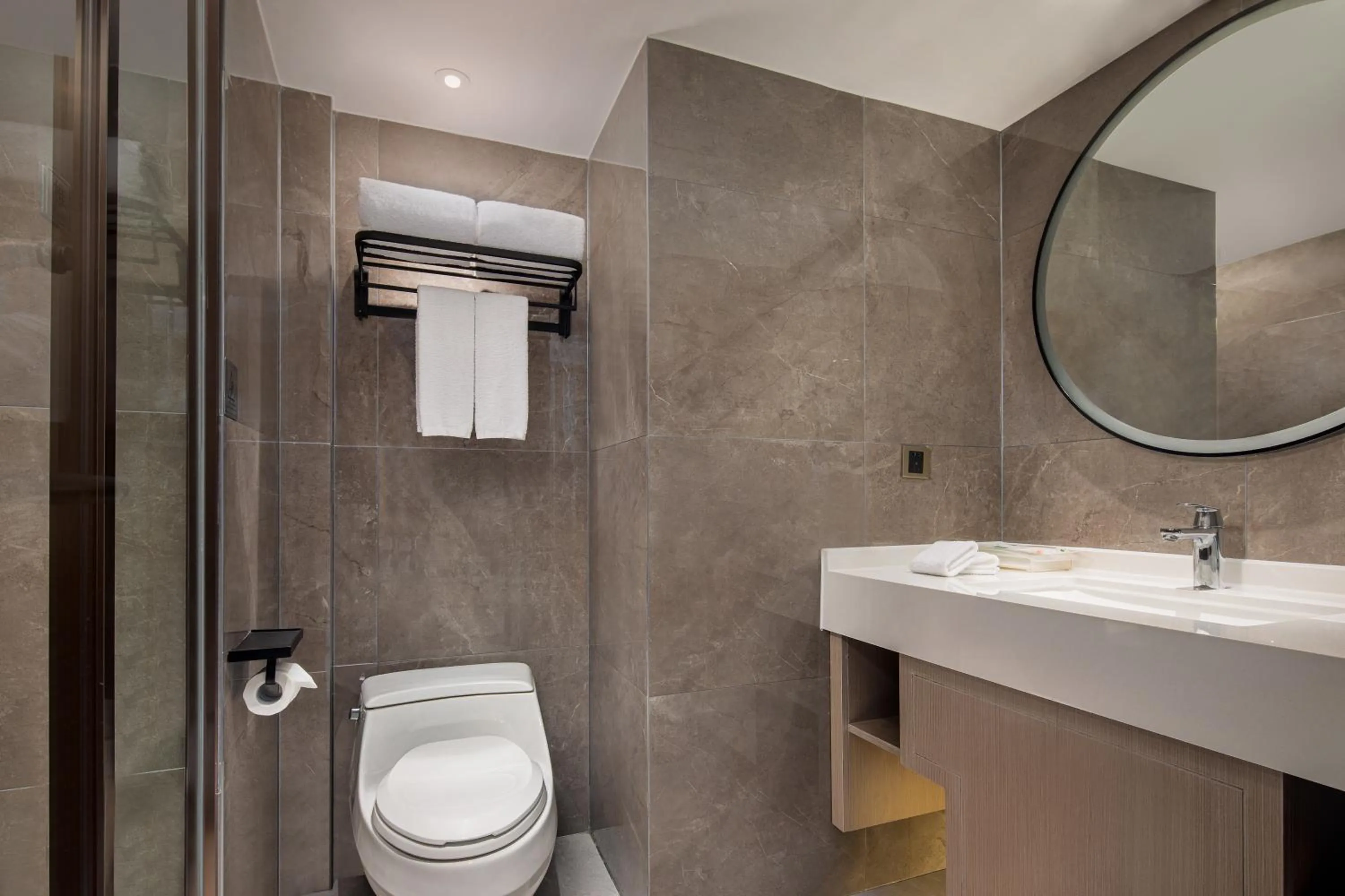 Shower in Holiday Inn Chengdu Century City-WestTower