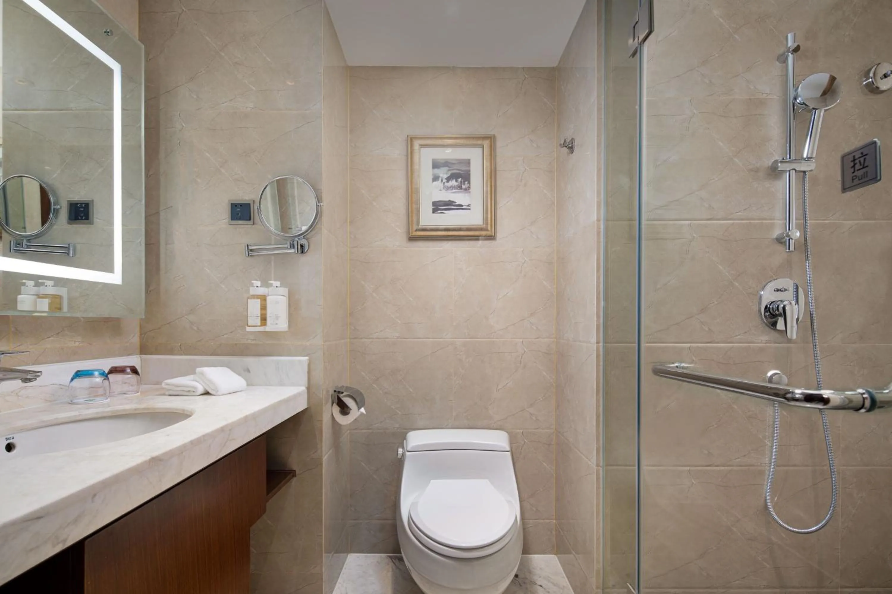 Photo of the whole room in Holiday Inn Chengdu Century City-WestTower