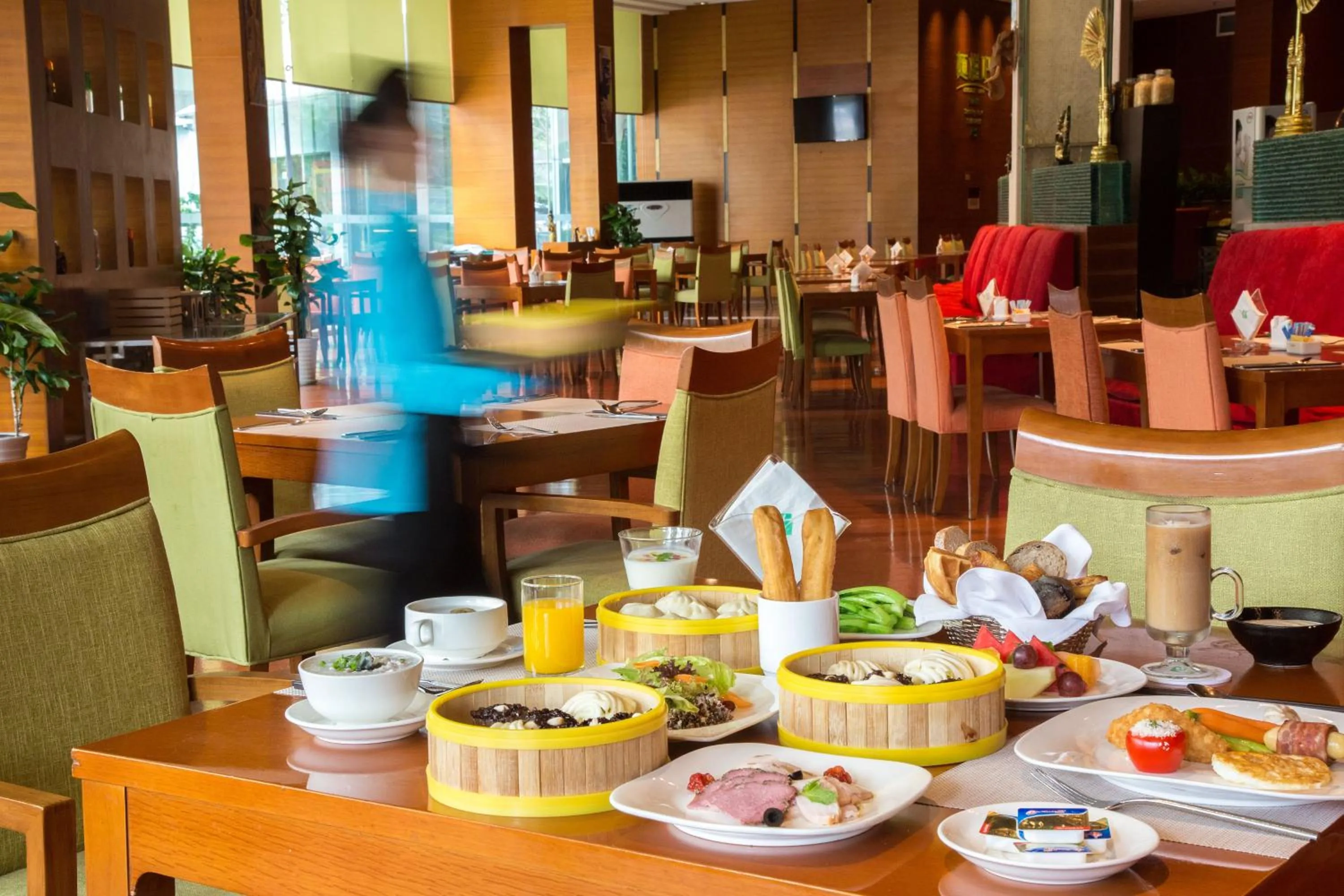 Restaurant/places to eat in Holiday Inn Chengdu Century City-WestTower
