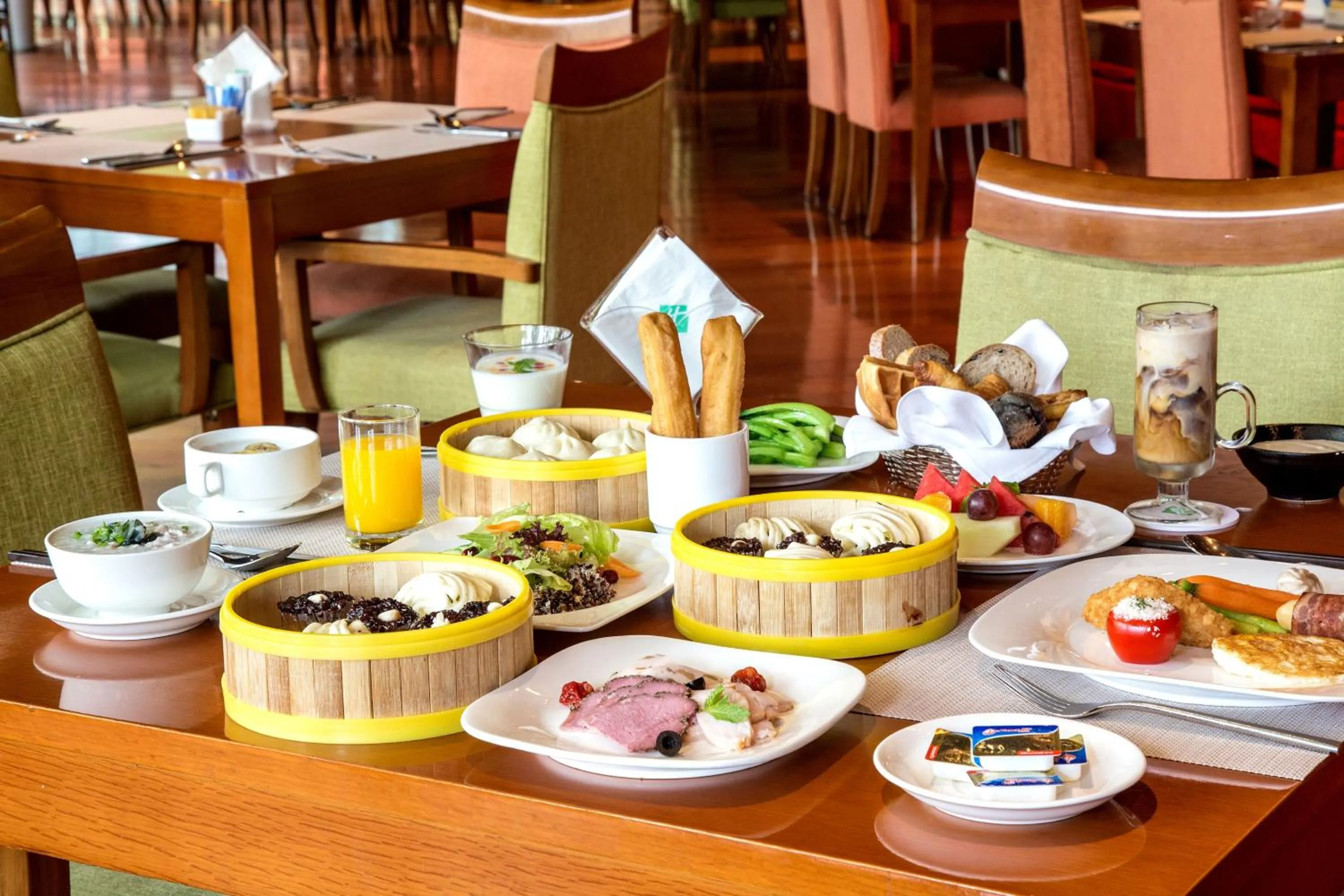 Breakfast in Holiday Inn Chengdu Century City-WestTower