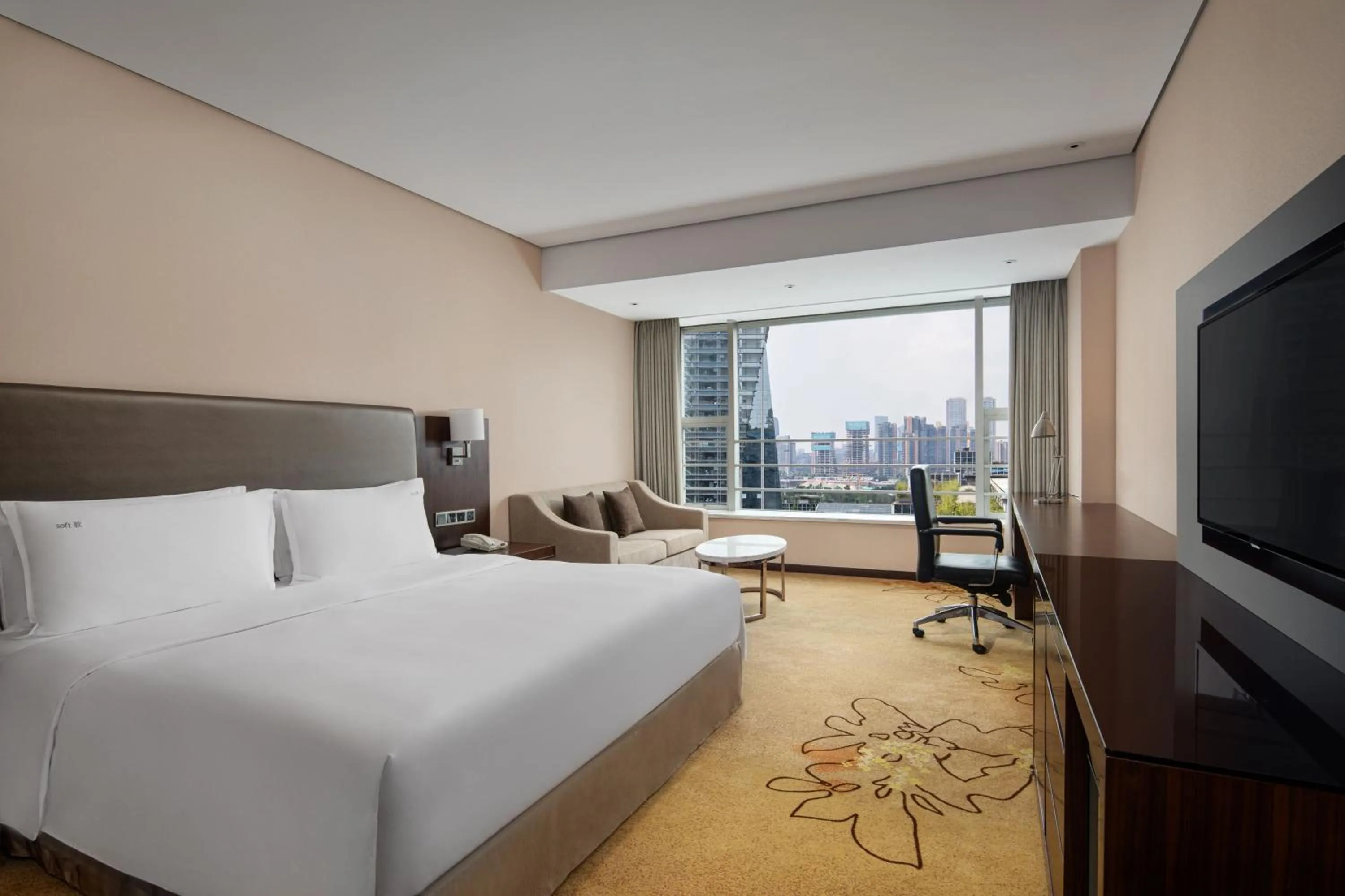 Photo of the whole room, Bed in Holiday Inn Chengdu Century City-WestTower