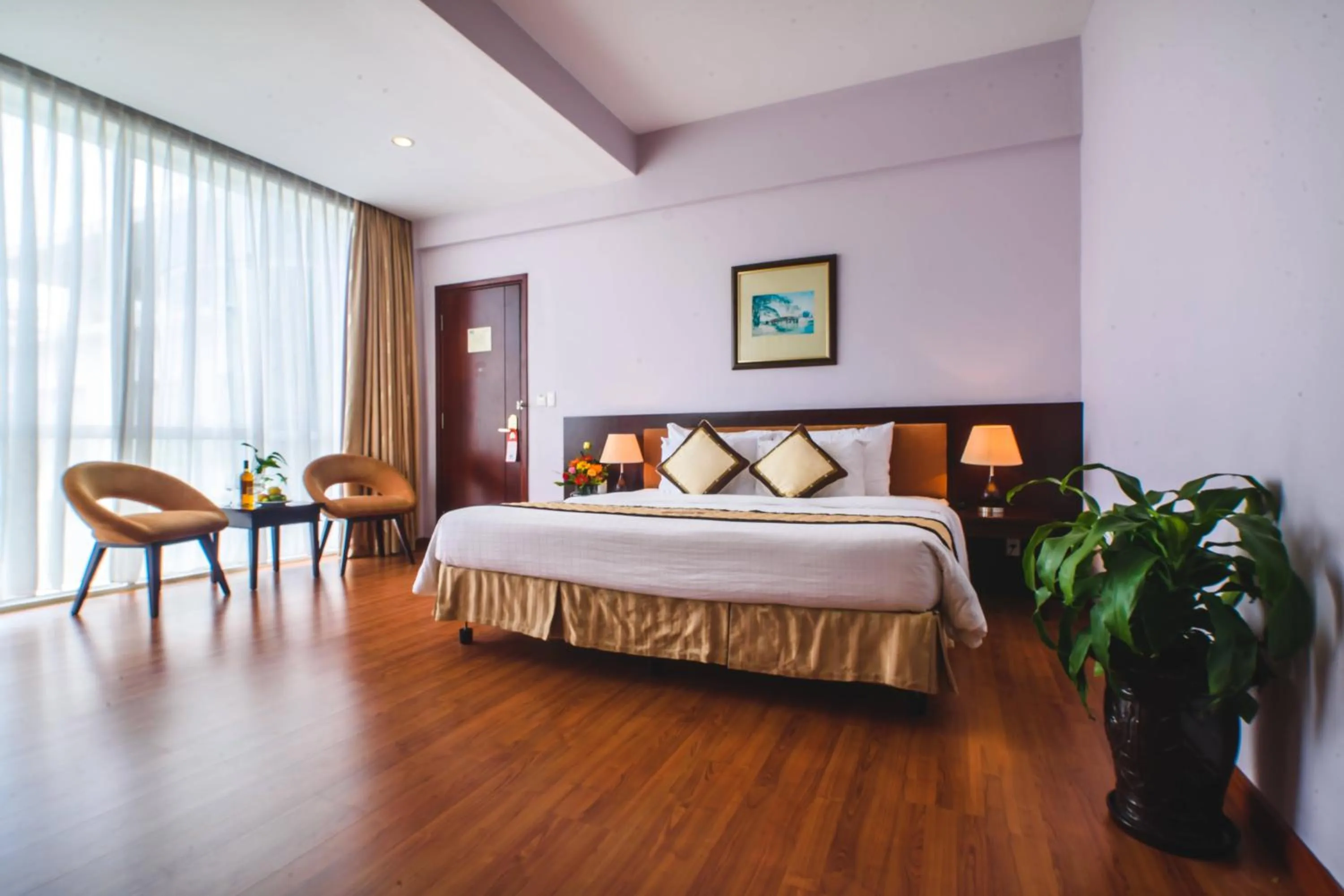 Bed in Mondial Hotel Hue