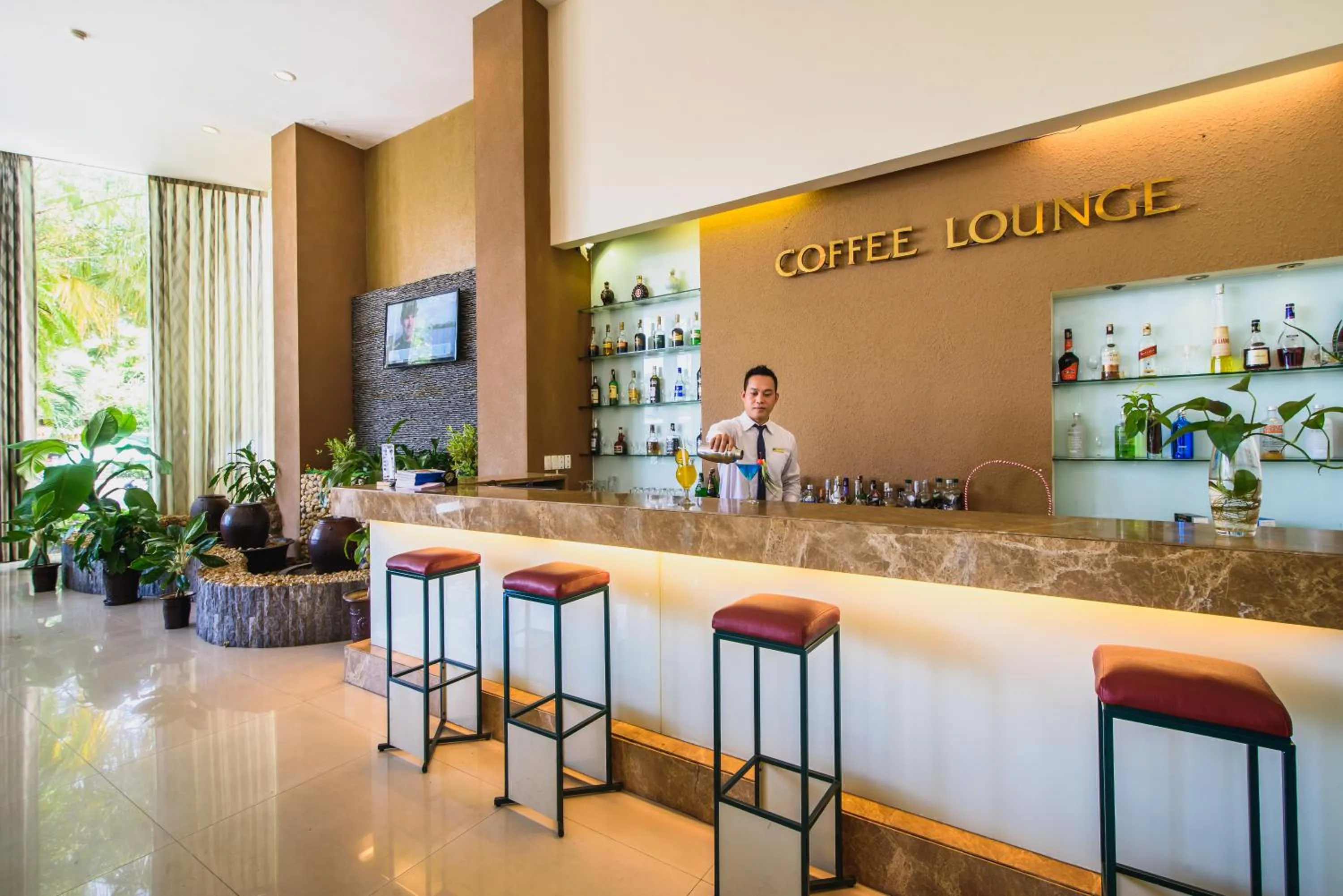 Lounge or bar in Mondial Hotel Hue