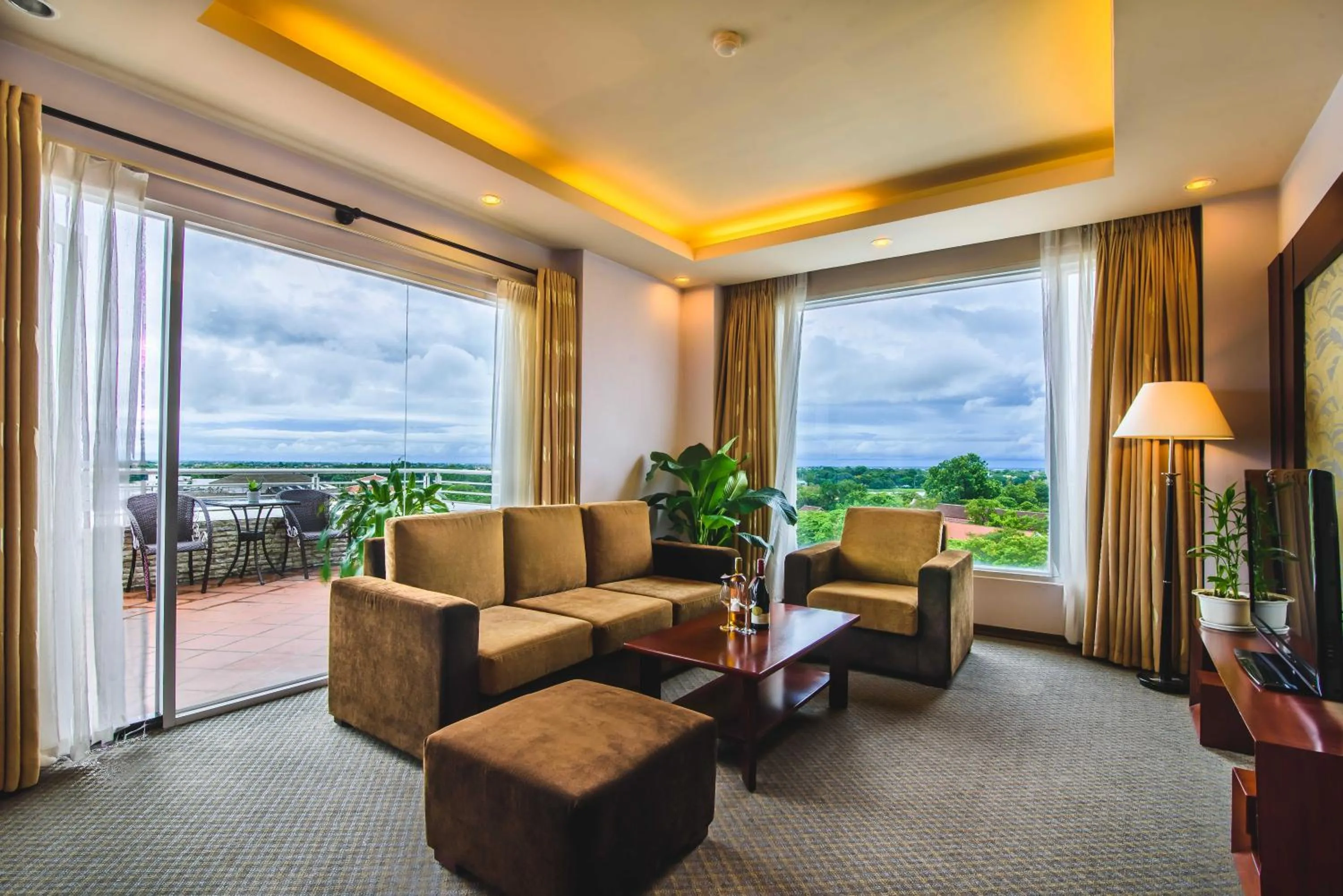 Balcony/Terrace in Mondial Hotel Hue