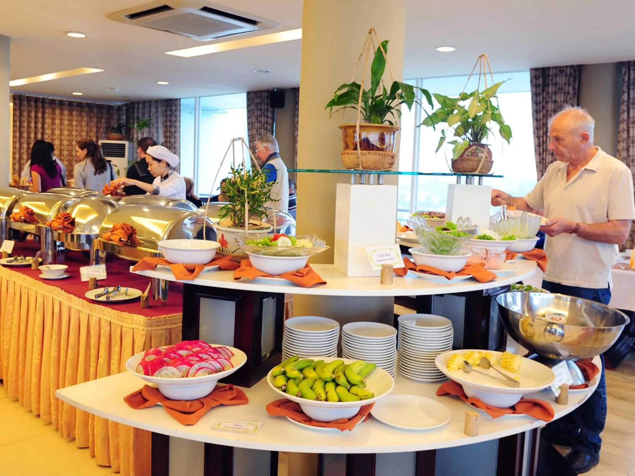 Restaurant/places to eat in Mondial Hotel Hue