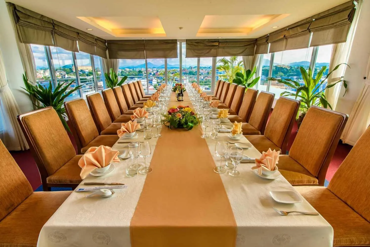 Restaurant/places to eat in Mondial Hotel Hue