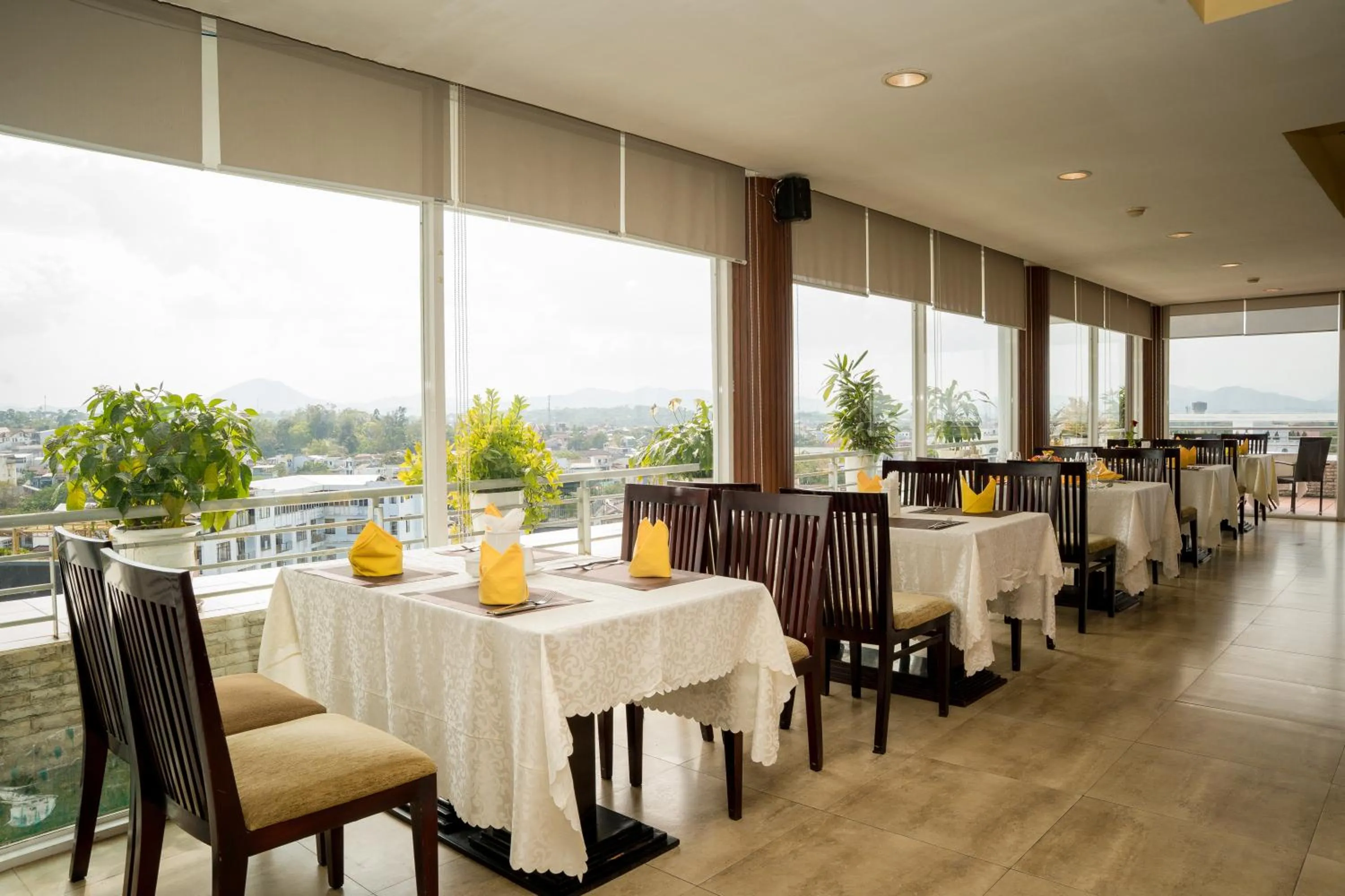 Restaurant/places to eat in Mondial Hotel Hue