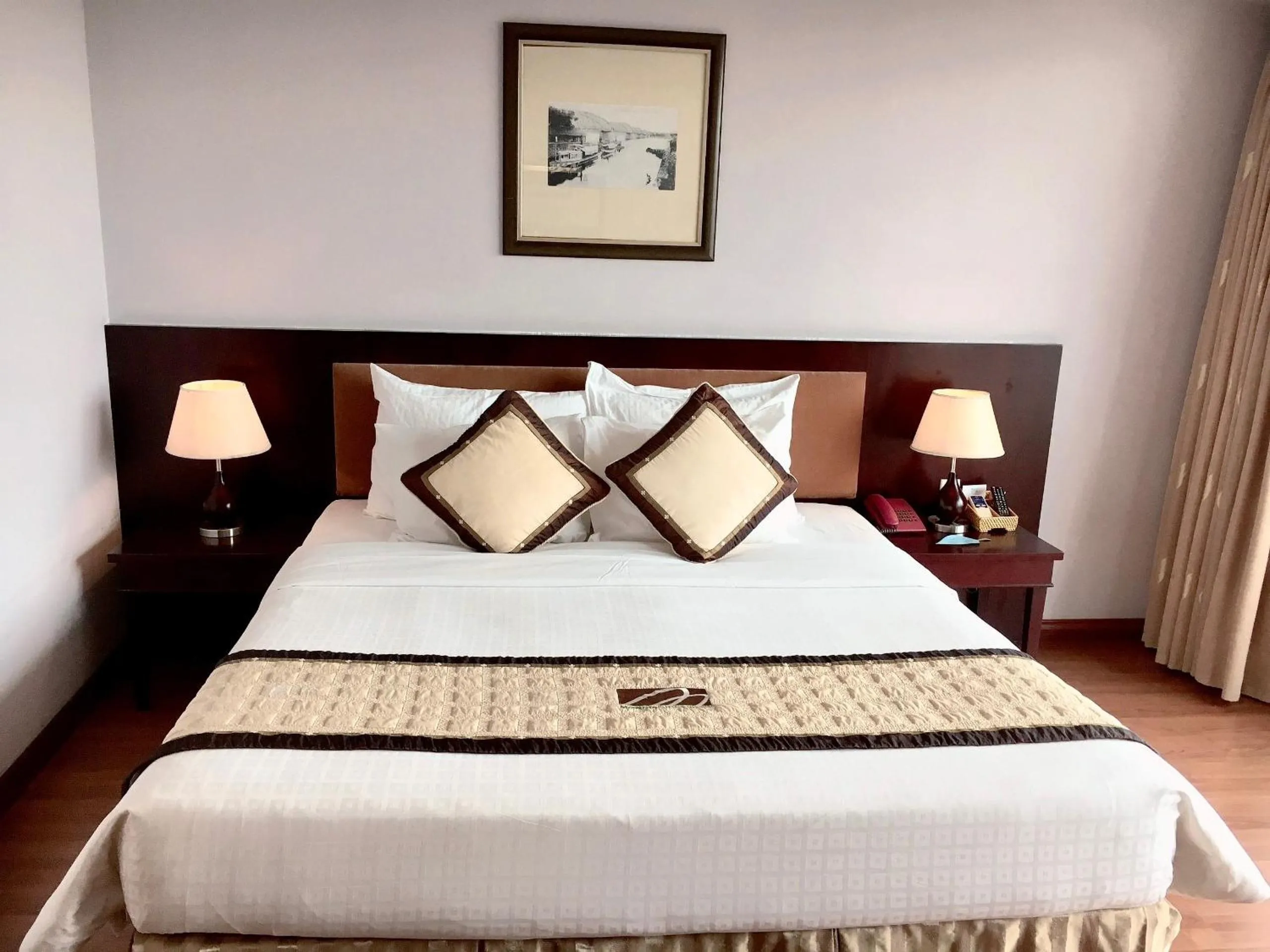 Bed in Mondial Hotel Hue