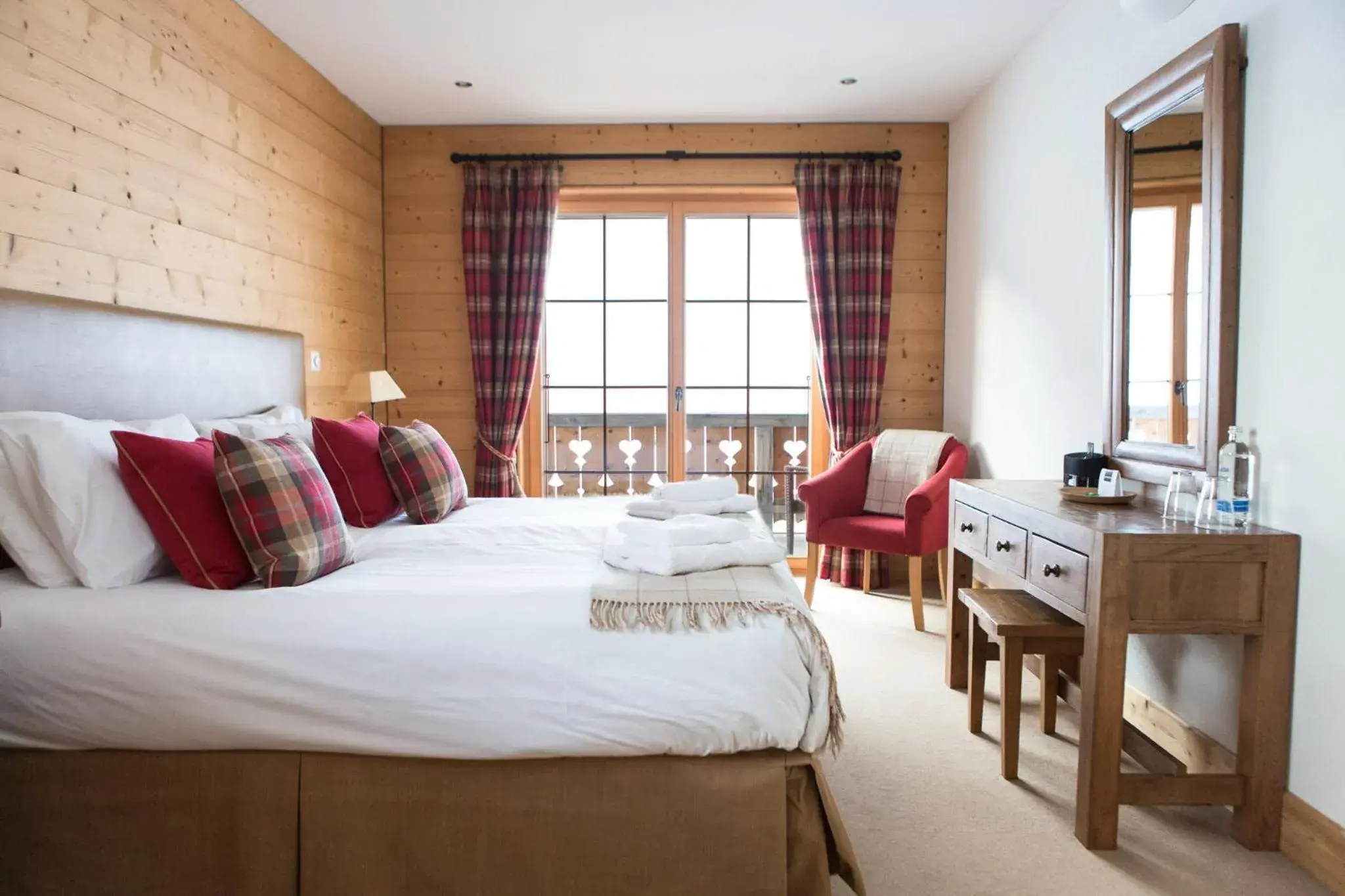 Double or Twin Room with Balcony in Mountain Lodge, Les Crosets Double or Twin Room with Balcony in Mountain Lodge, Les Crosets