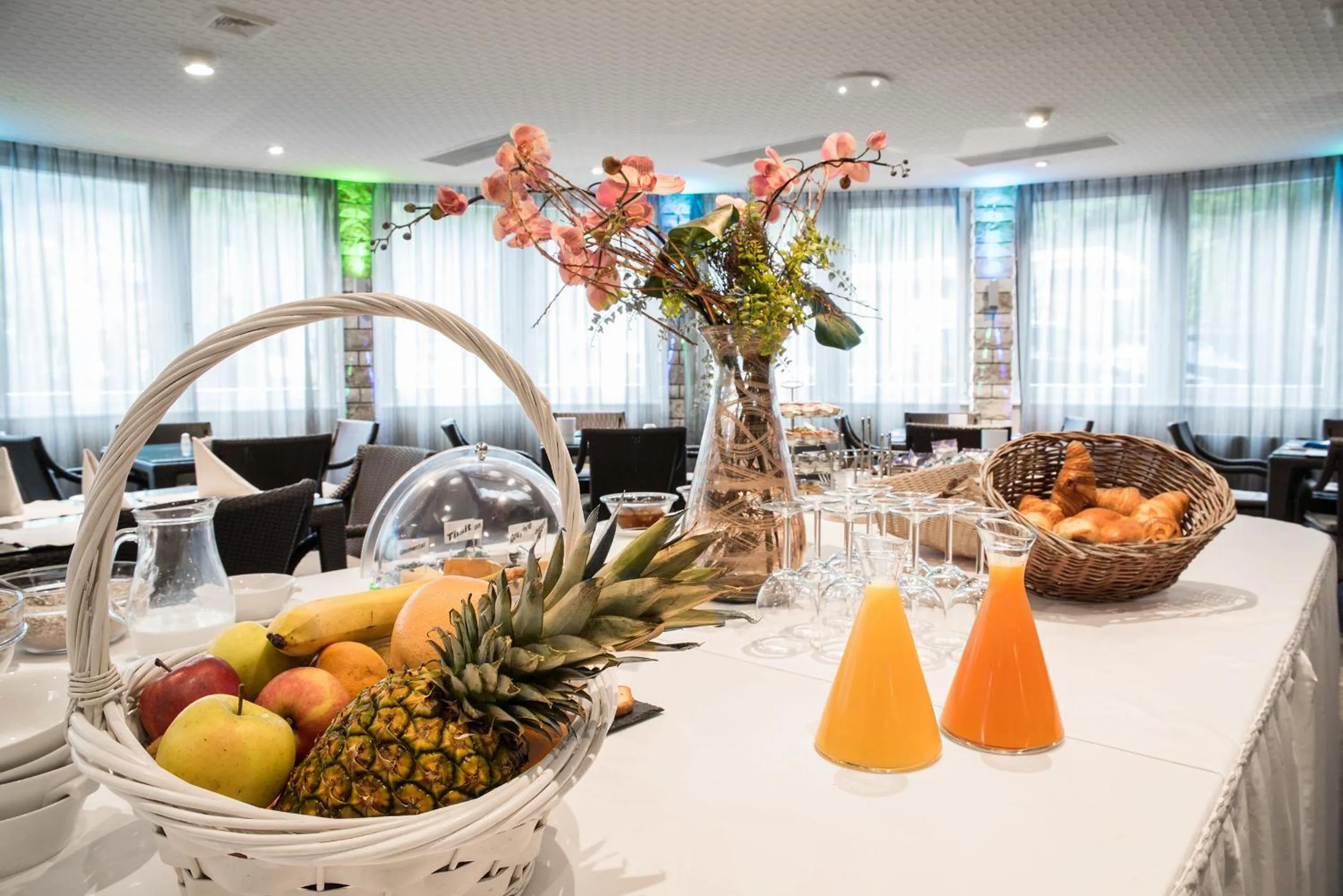 Continental breakfast in Hotel Restaurant La Porte d'Octodure