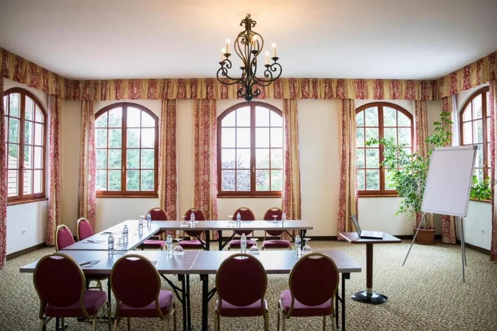 TV and multimedia in Bodrogi Kúria Wellness Hotel