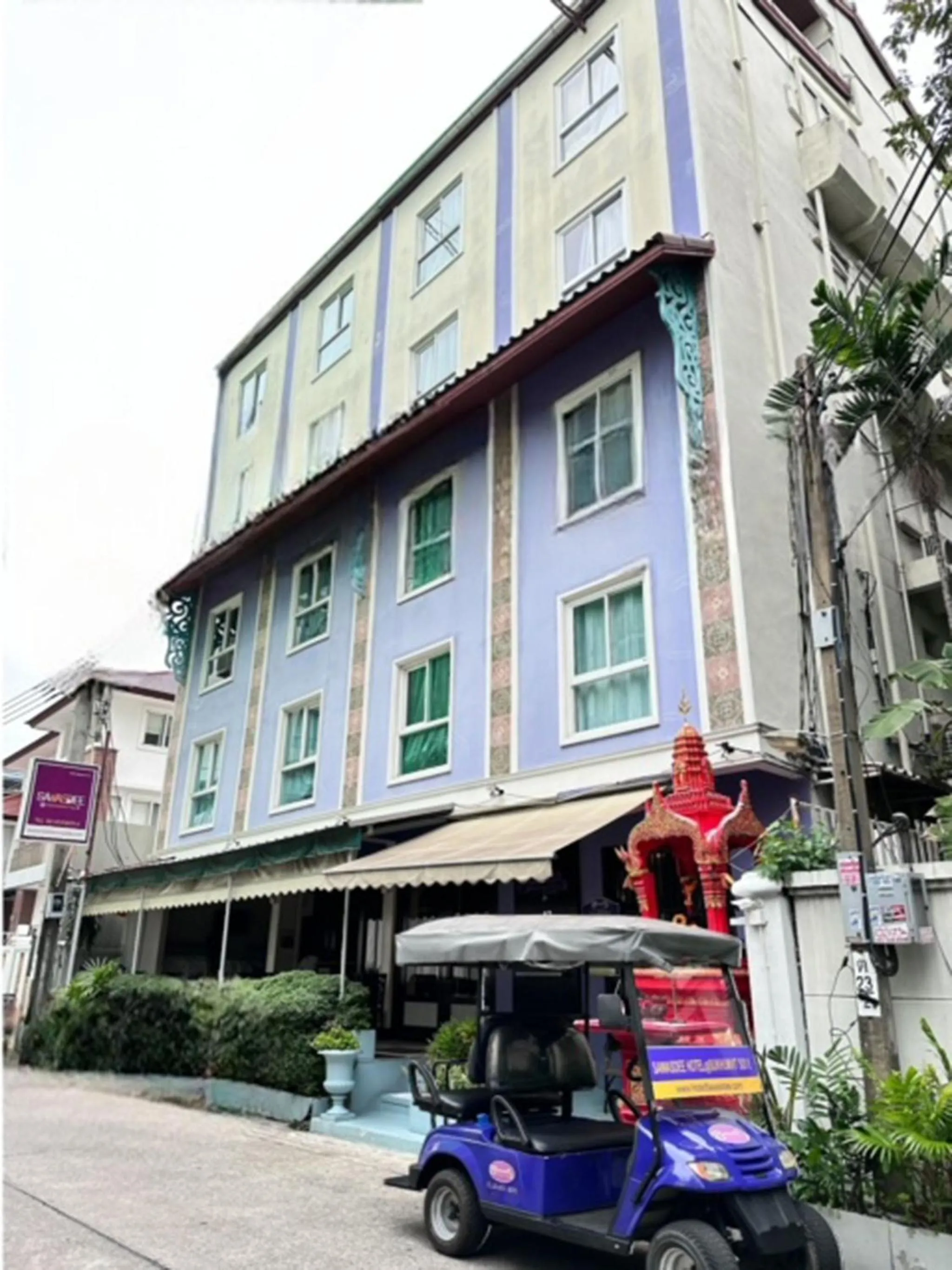 Property building in Sawasdee Hotel @ Sukhumvit Soi 8