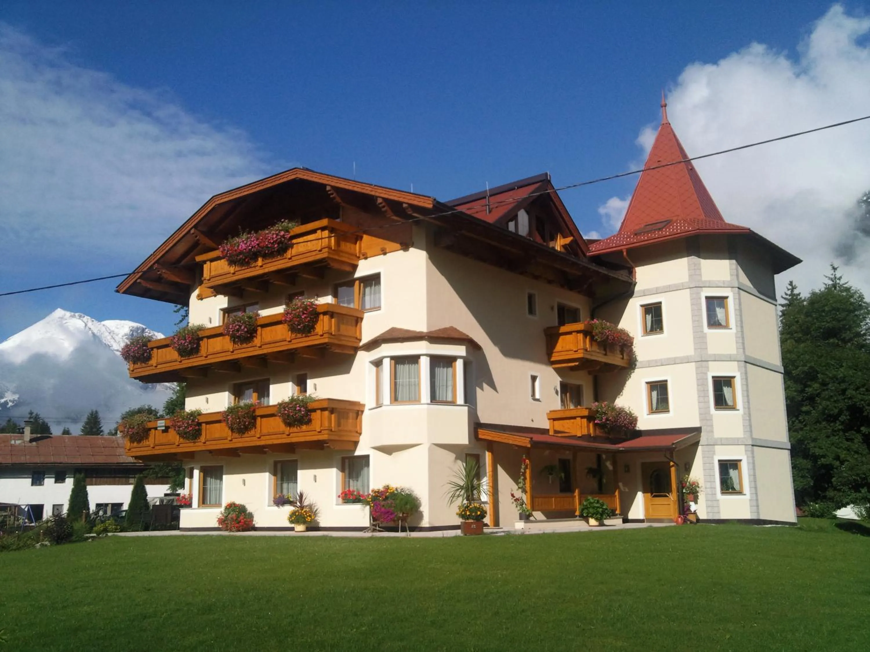 Property building in Hotel-Garni Weidacherhof