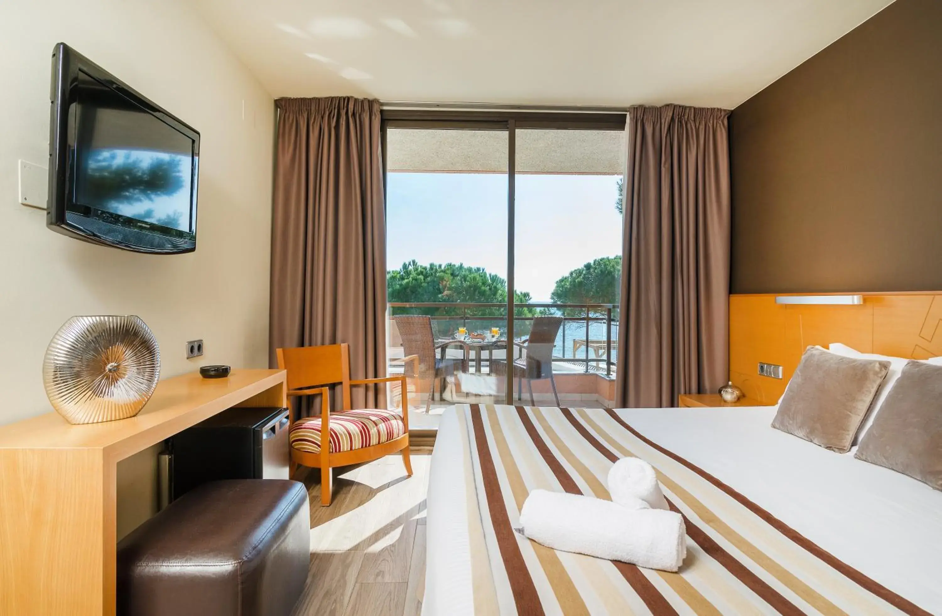 Superior Double Room with Sea View in Hotel Restaurant Sant Pol Superior Double Room with Sea View in Hotel Restaurant Sant Pol