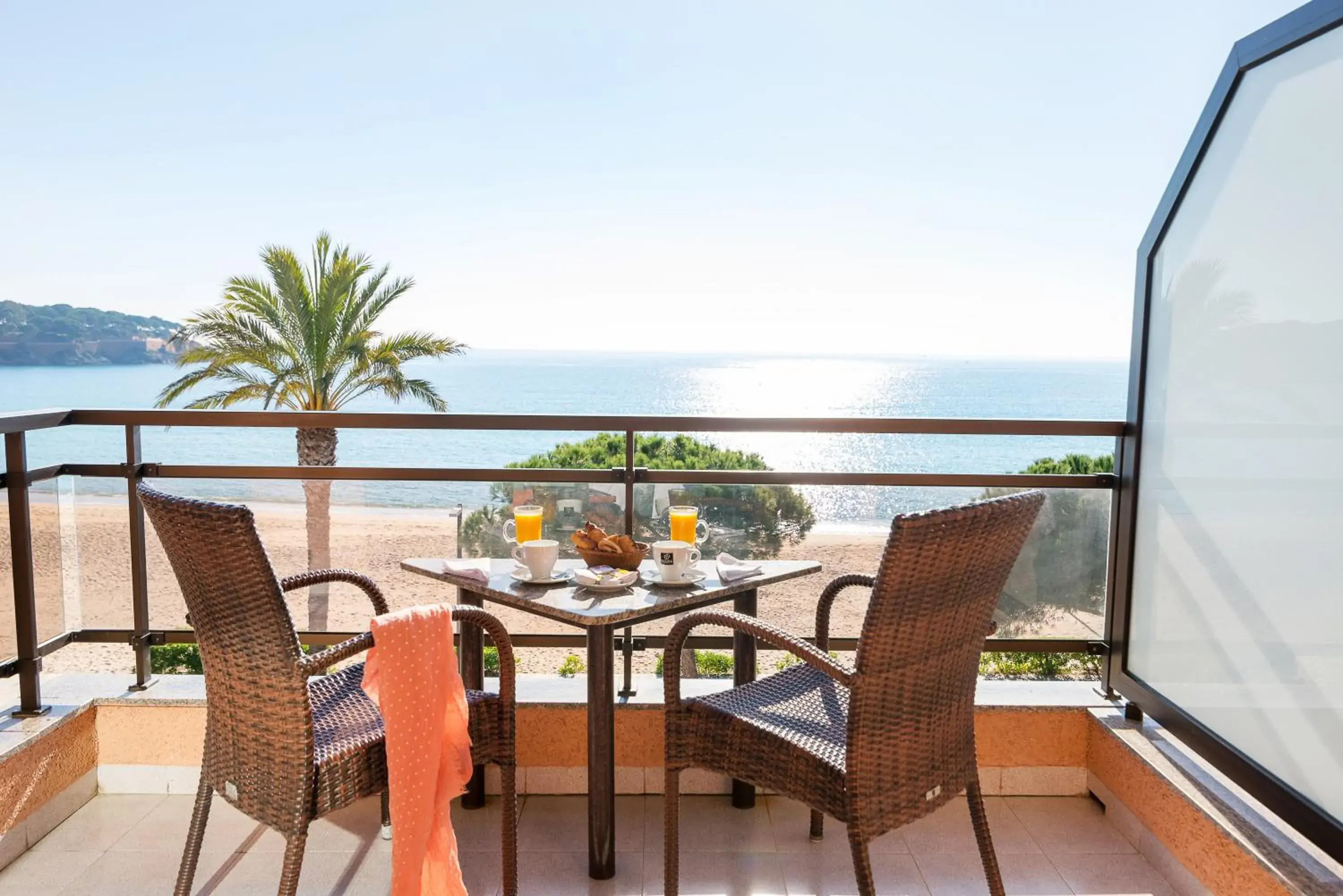 Superior Double Room with Sea View in Hotel Restaurant Sant Pol Superior Double Room with Sea View in Hotel Restaurant Sant Pol