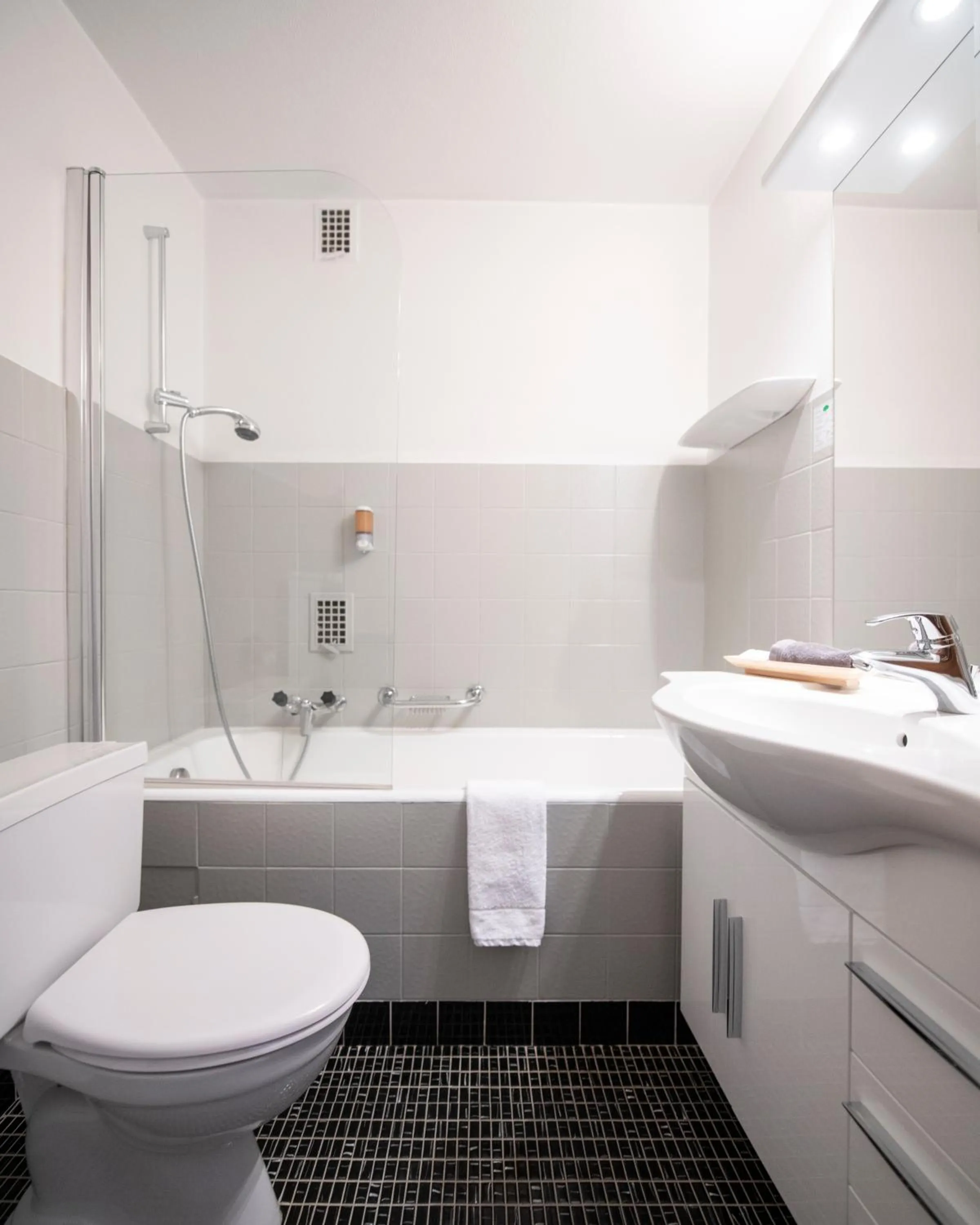 Toilet in Hotel le Beausite