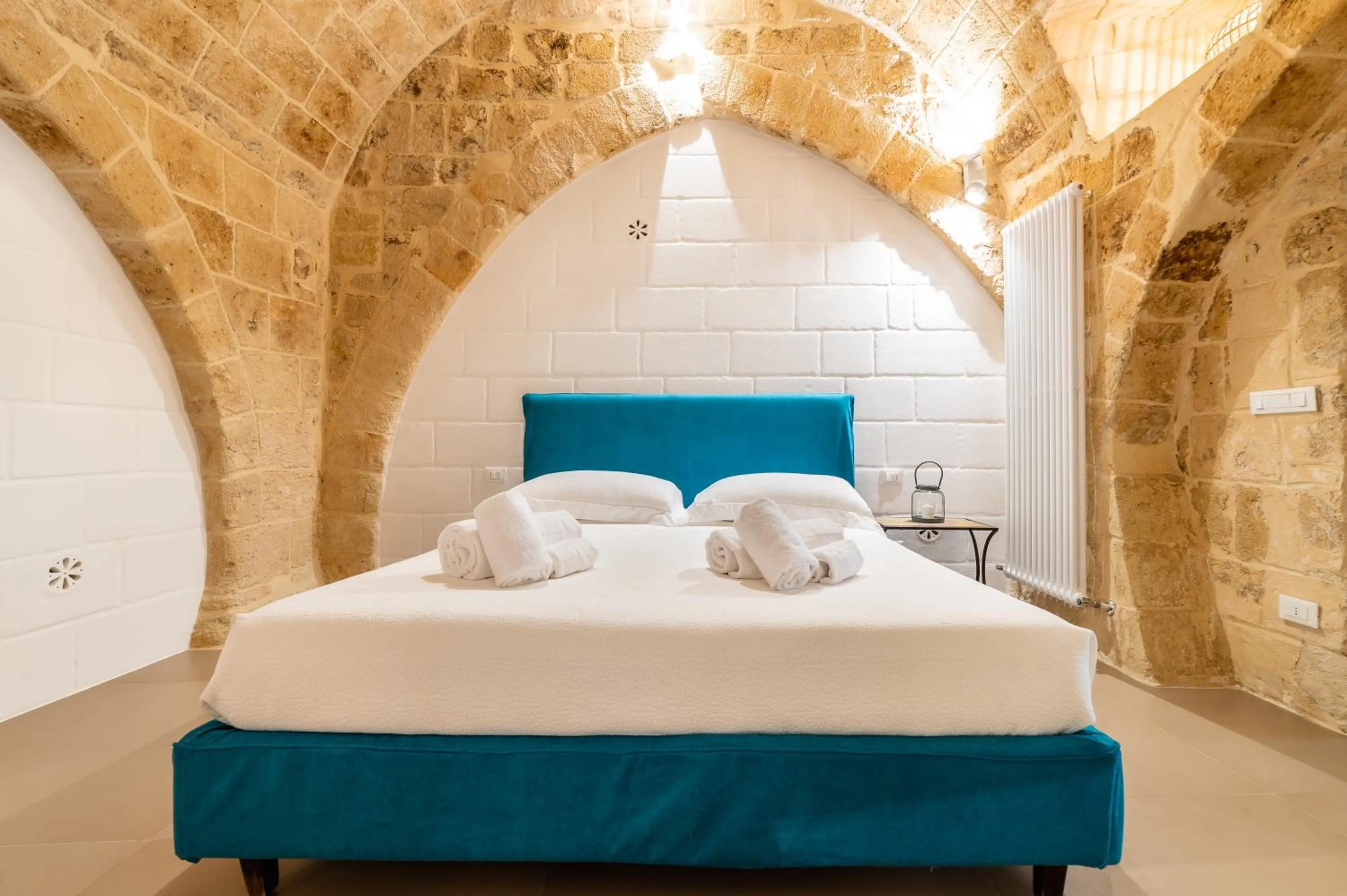 Photo of the whole room, Bed in B&B A C-Caste