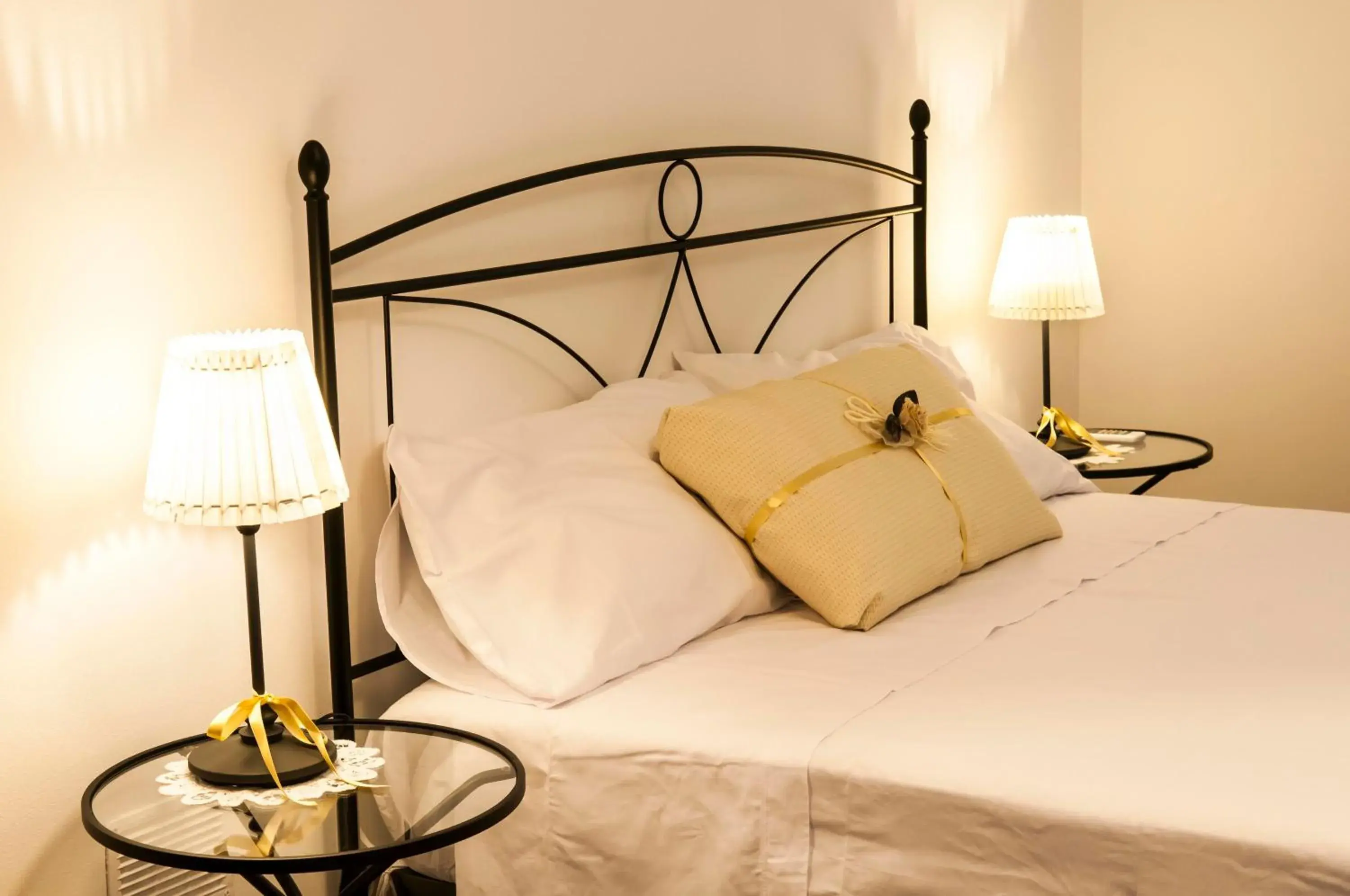 Family Room with Bathroom in Ninetta Family Room with Bathroom in Ninetta