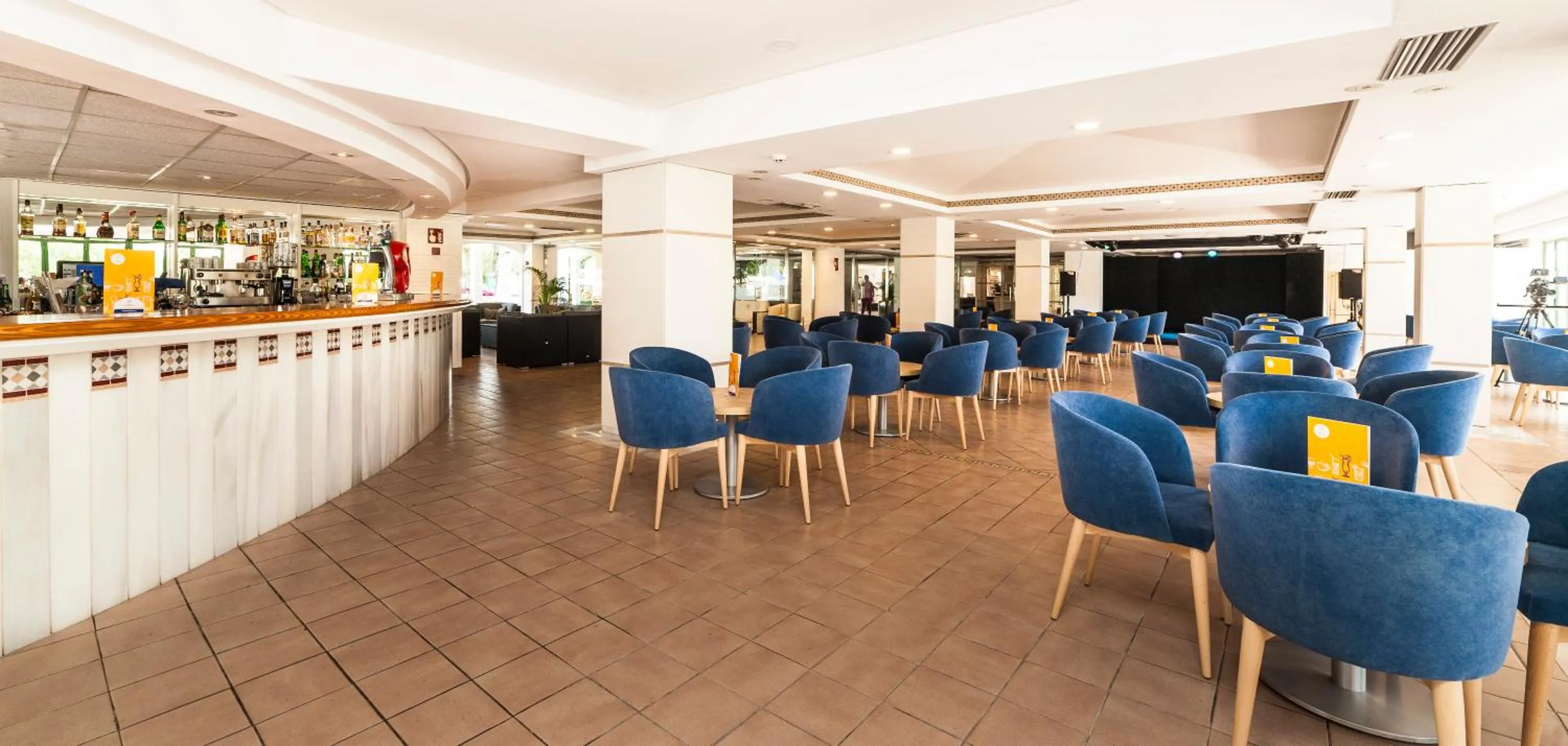 Lounge or bar in Globales Cala'n Blanes