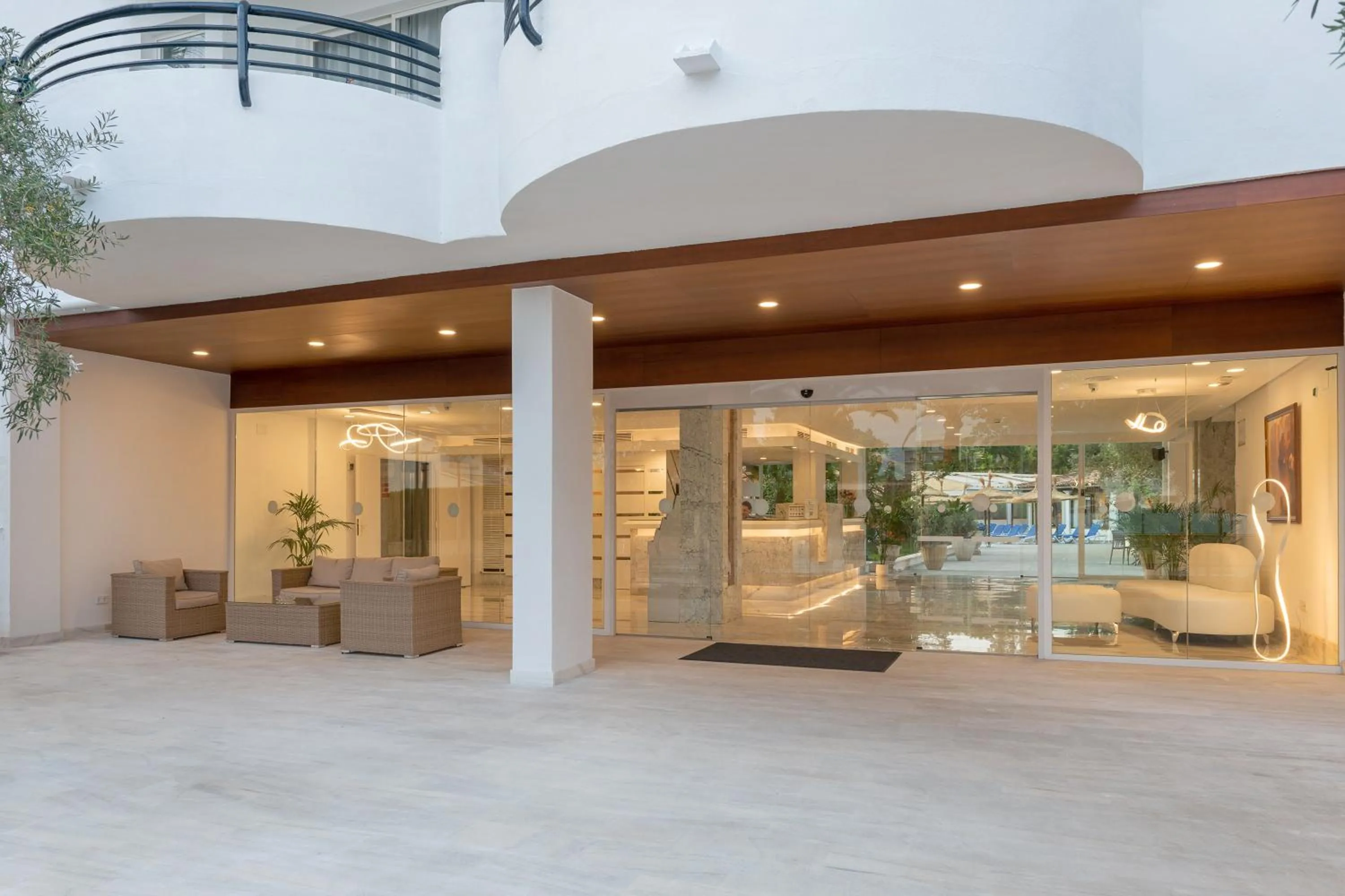 Property building in Alcudia Beach Apartments